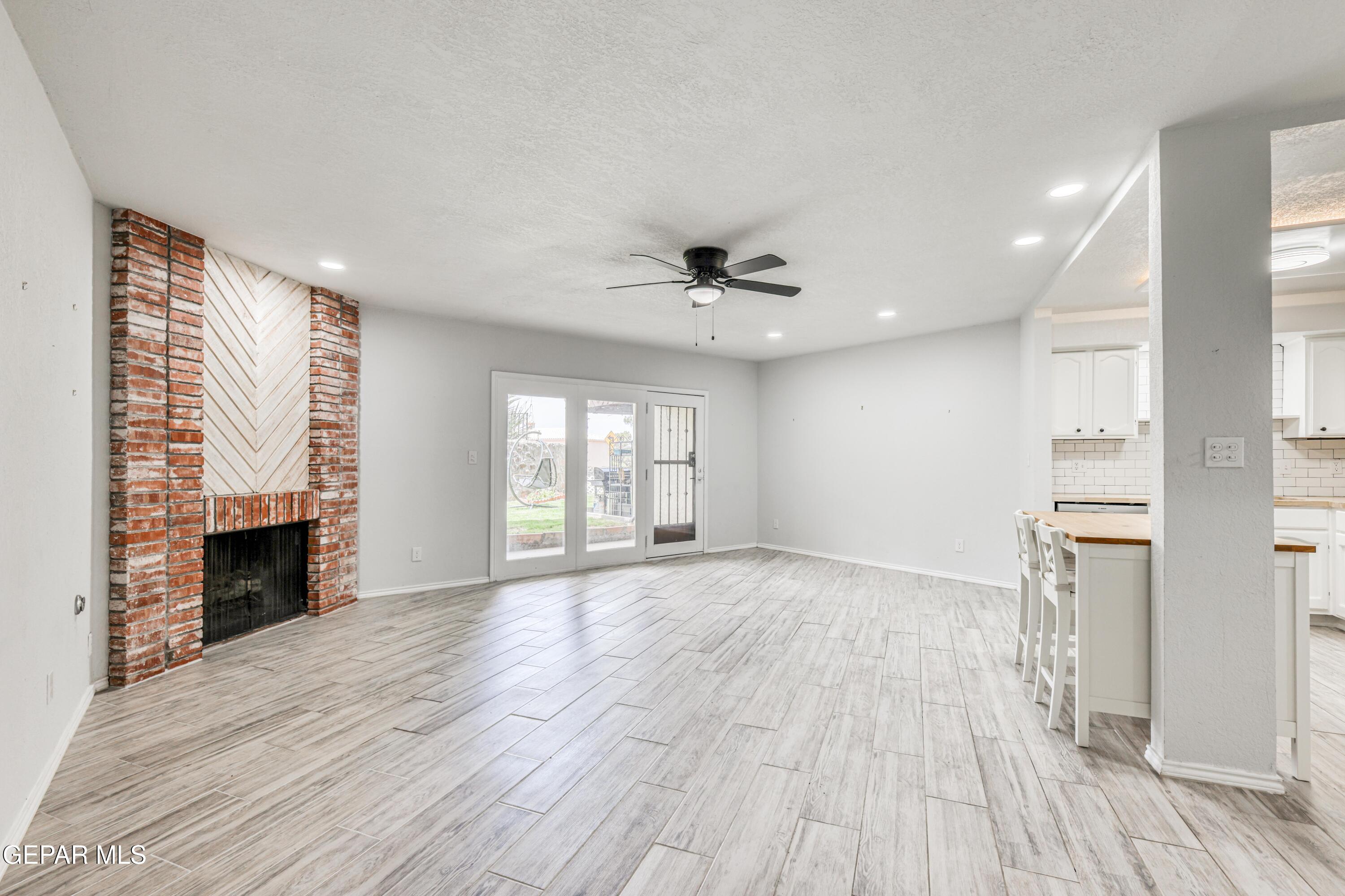 421 Irondale Drive E Property Photo 23