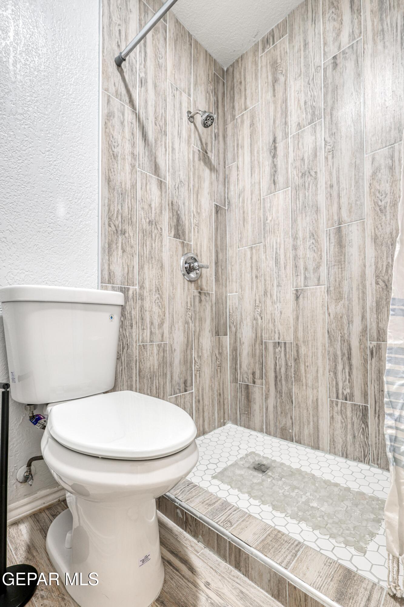 421 Irondale Drive E Property Photo 24
