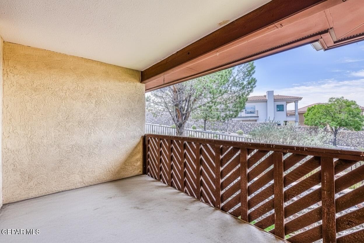 421 Irondale Drive E Property Photo 29