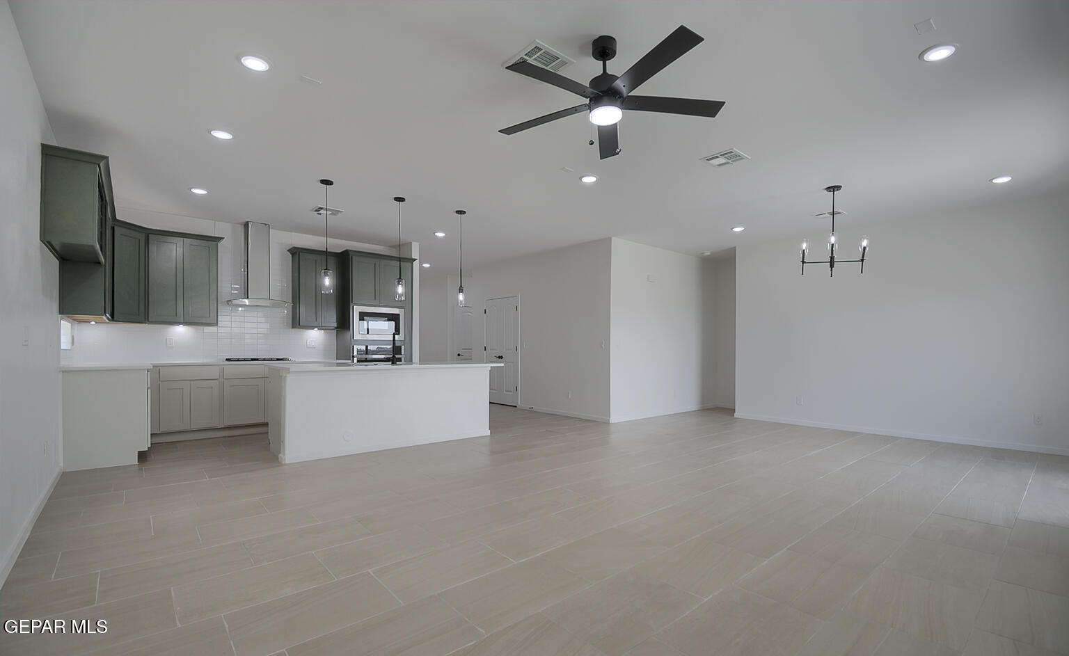 15024 Laura Lane Property Photo 4