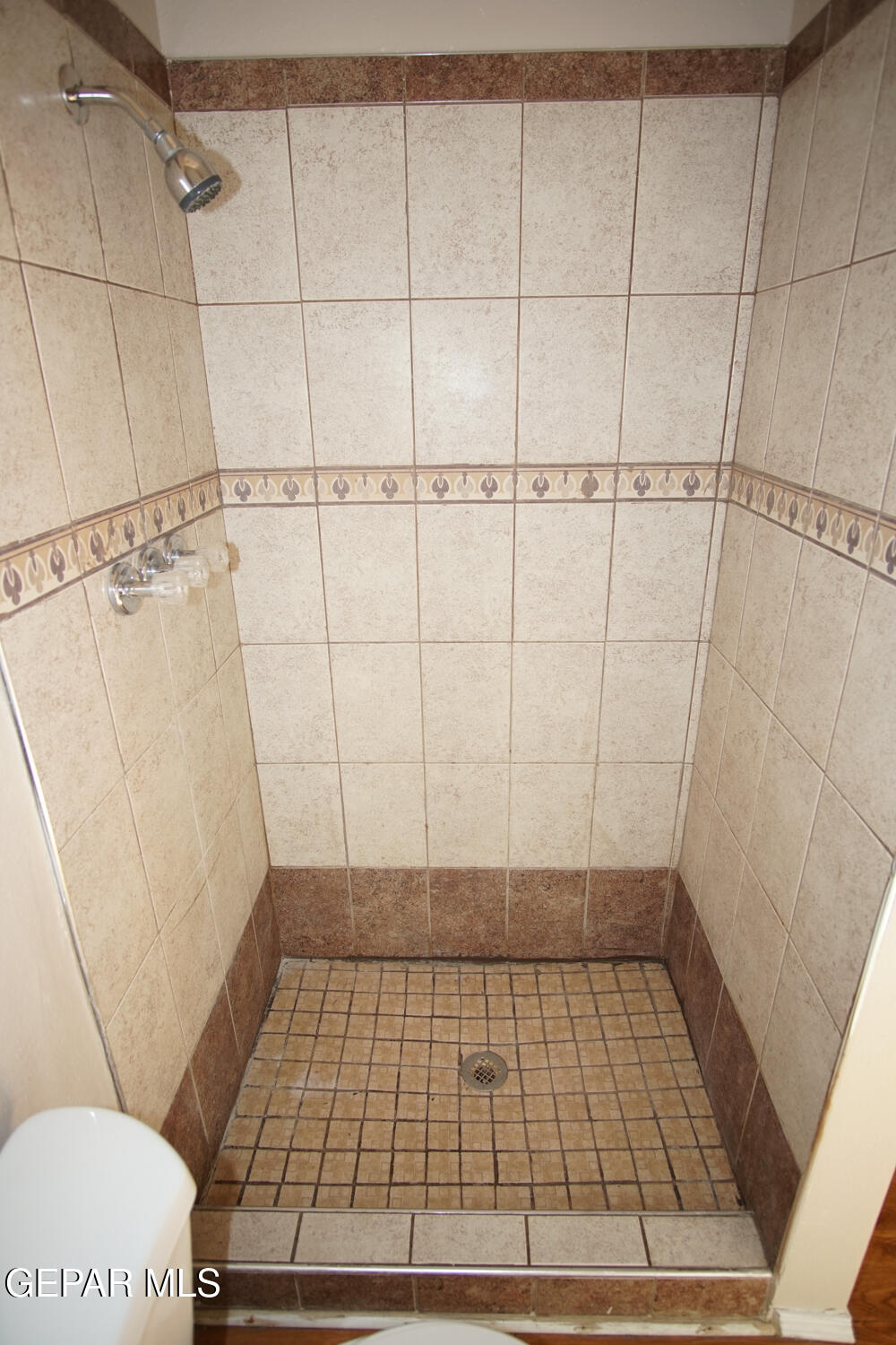 1104 Myrtle Avenue 4 Property Photo 6