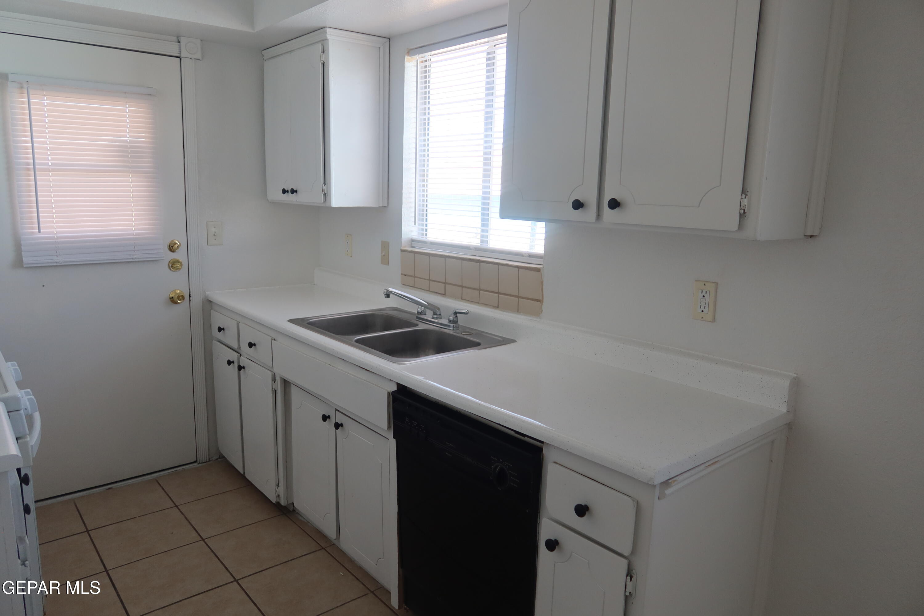3827 Olympic Avenue Property Photo 9