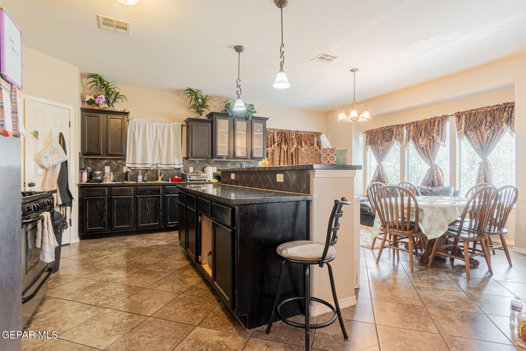 3111 Amistoso Street Property Photo 8