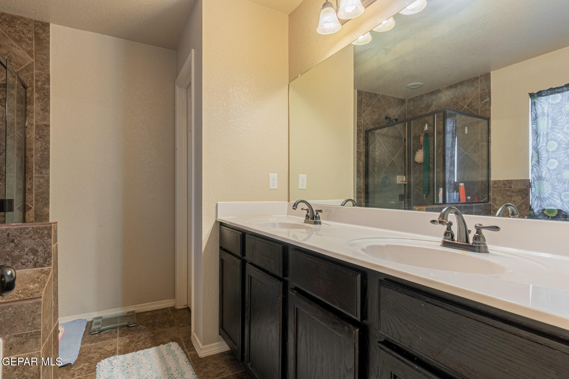 3111 Amistoso Street Property Photo 17