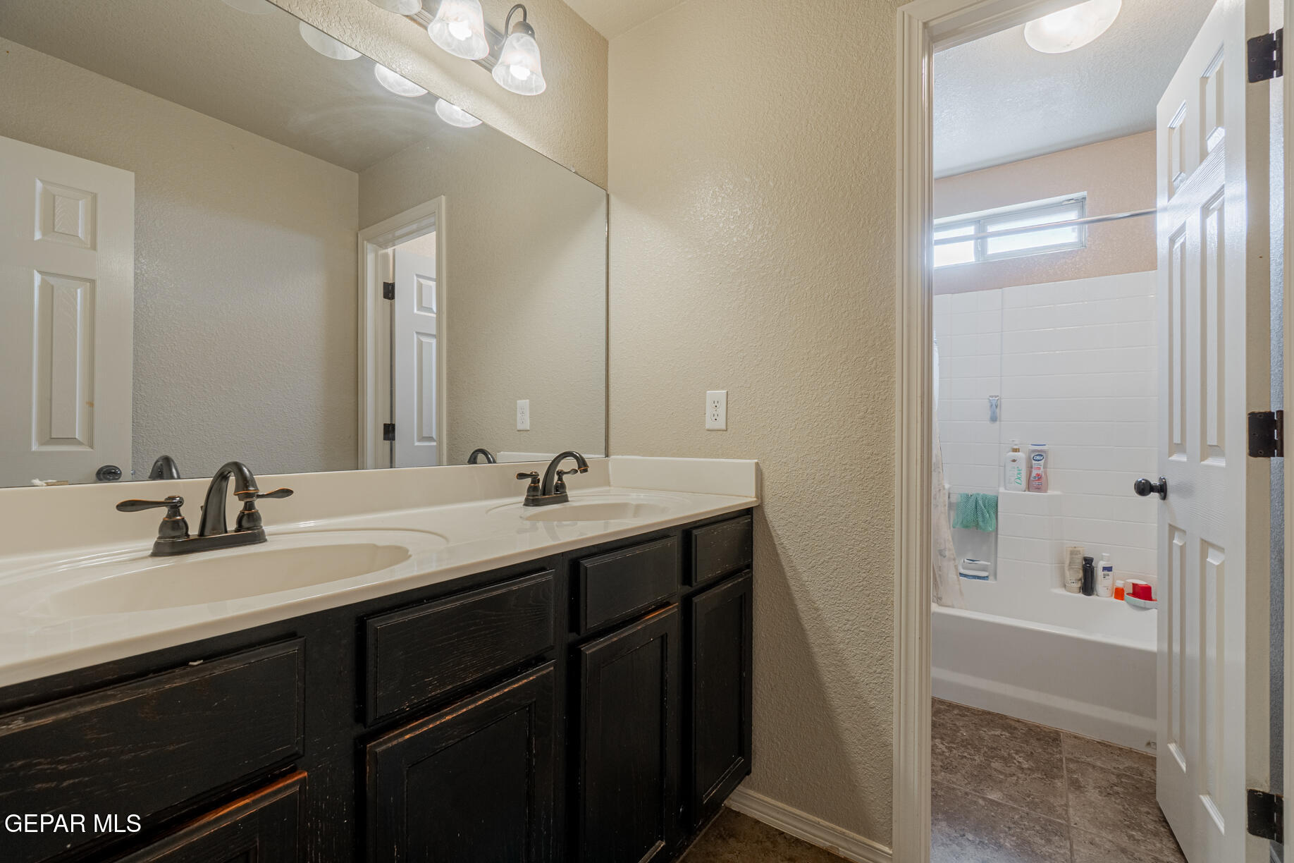3111 Amistoso Street Property Photo 22