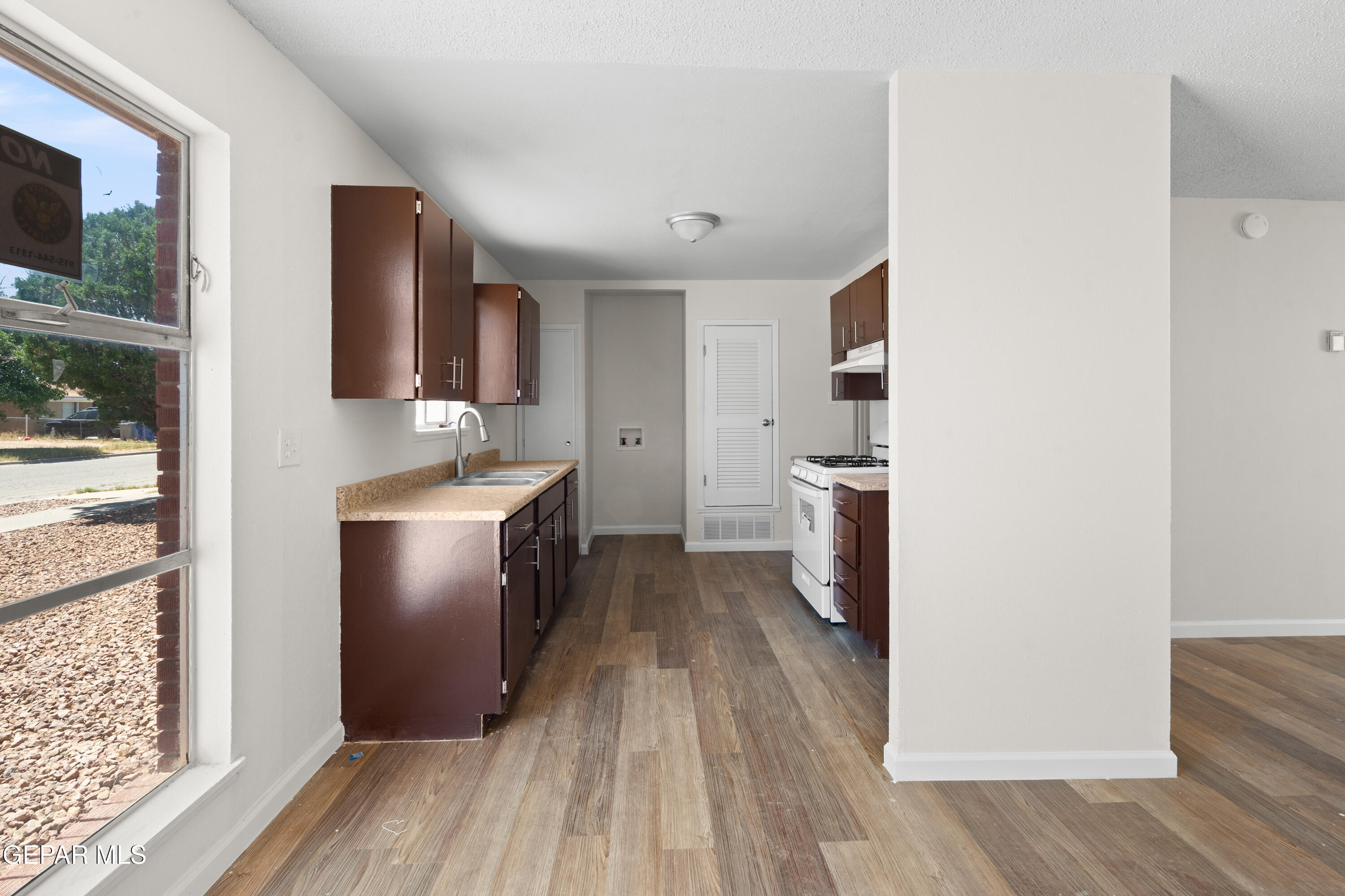 10329 Wilshire Drive Property Photo 7