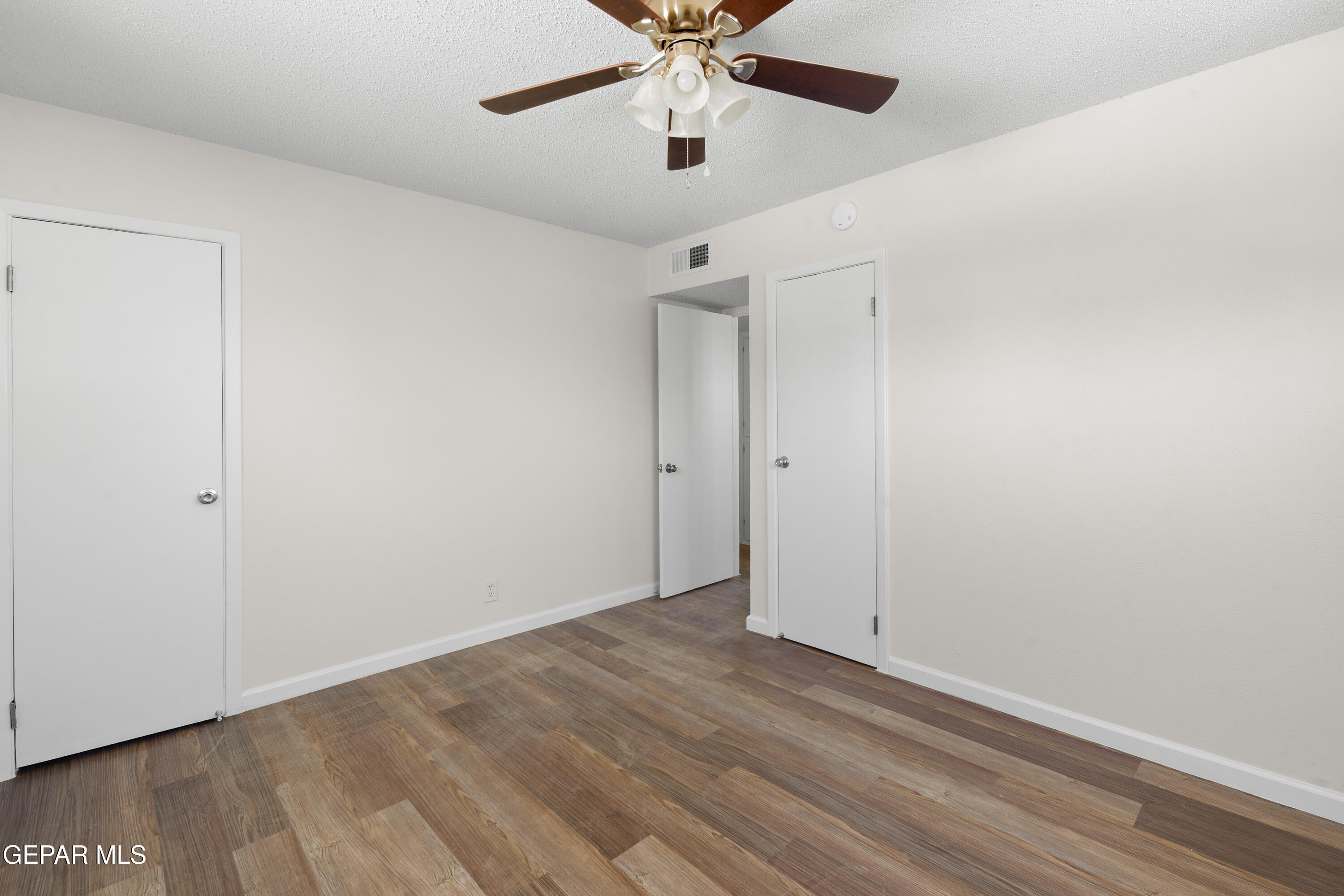 10329 Wilshire Drive Property Photo 12