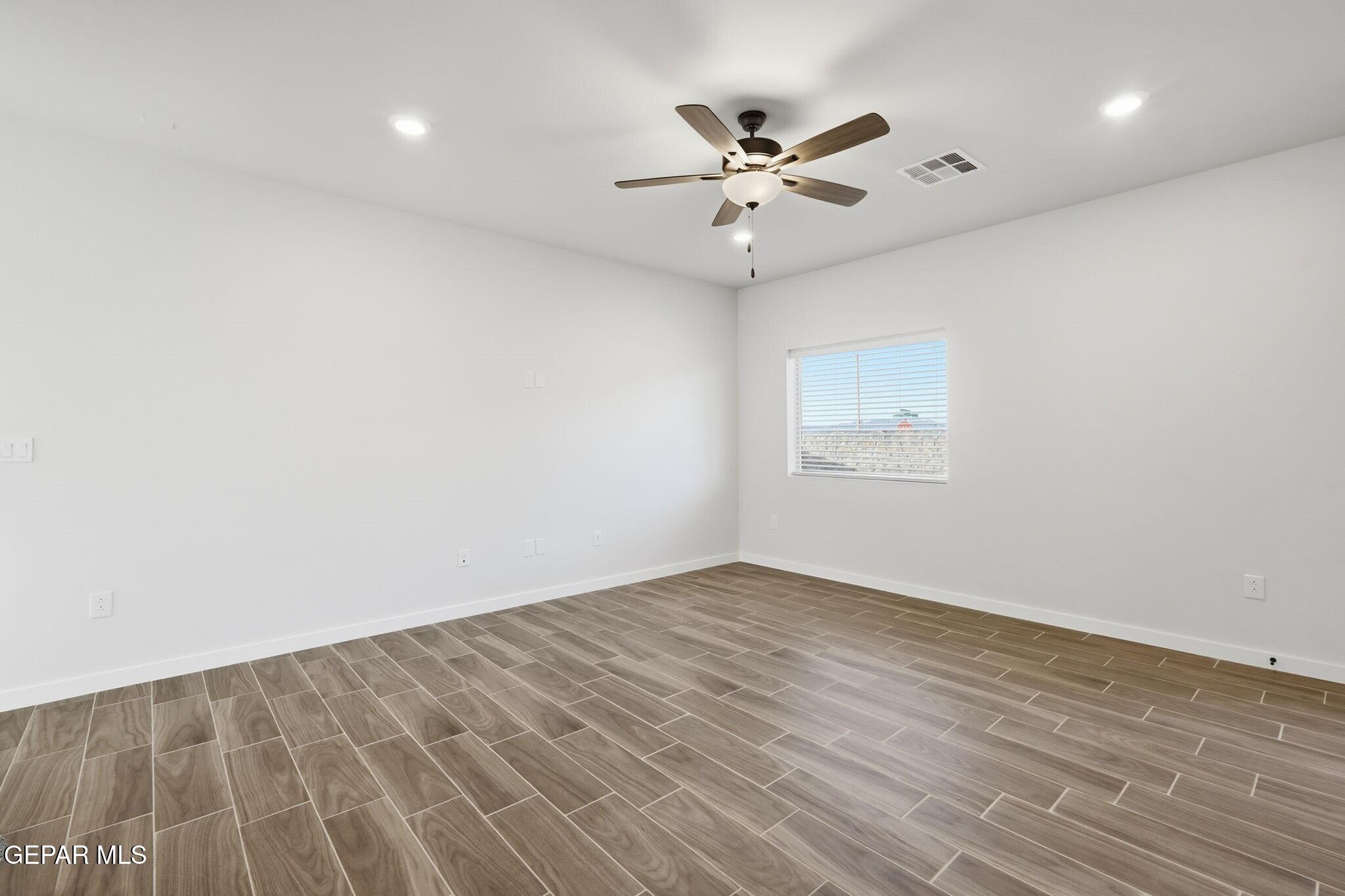 15136 Expectation Avenue Property Photo 8