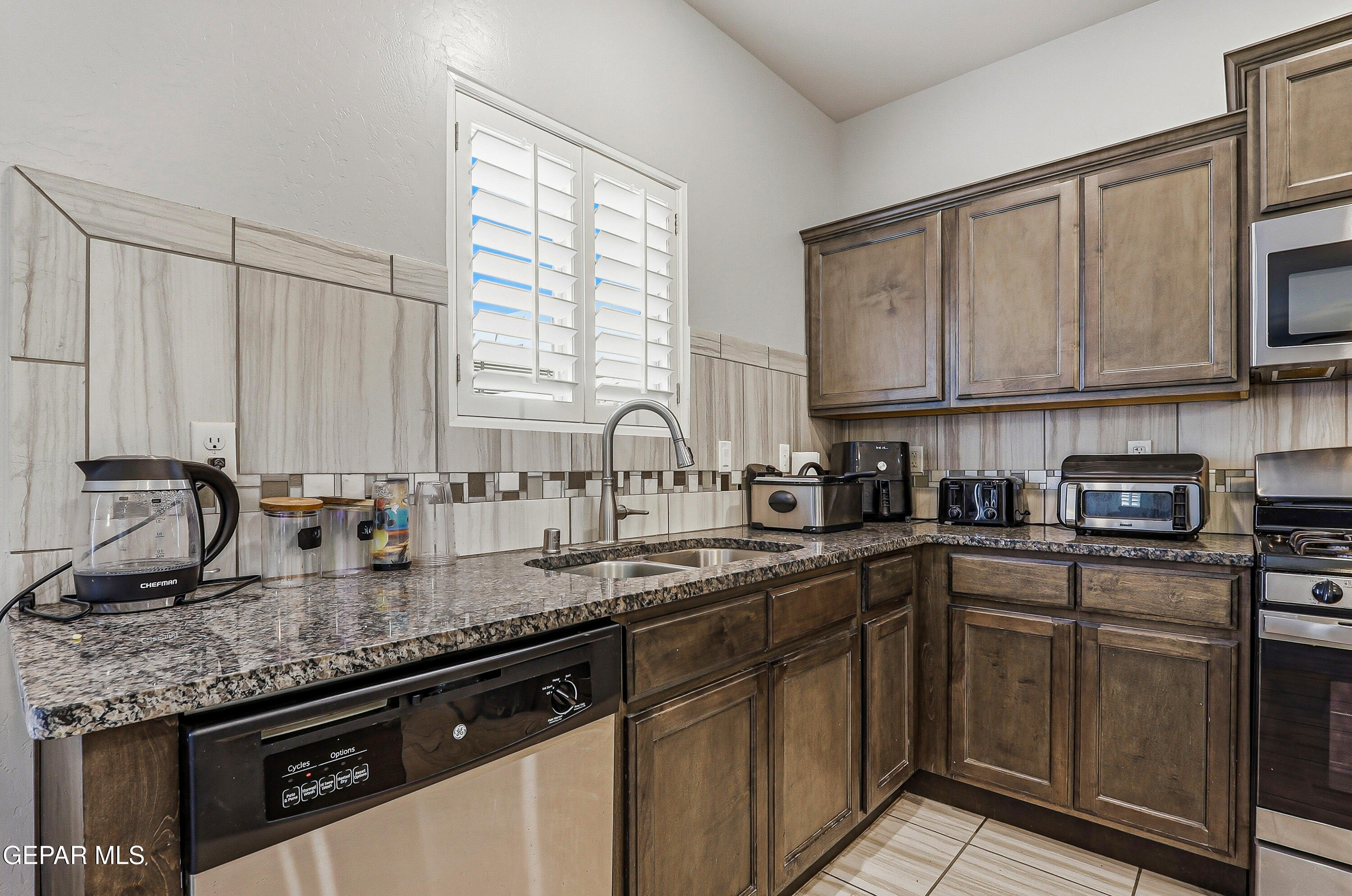 209 Reigate Drive Property Photo 14