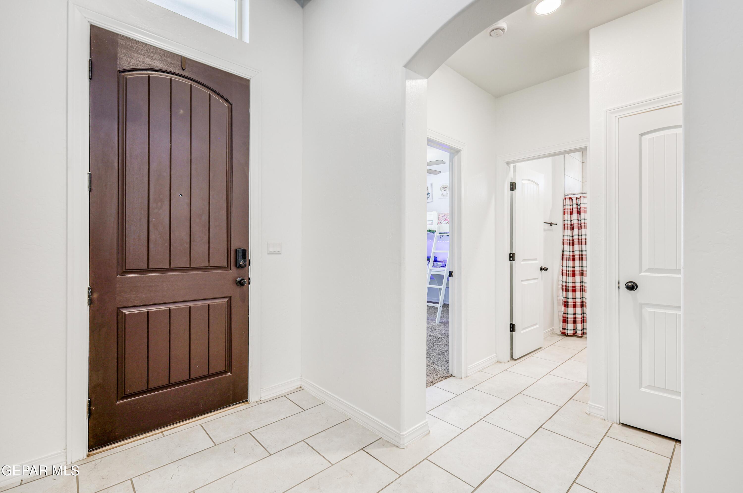 1811 Ritzy Lou Place Property Photo 2