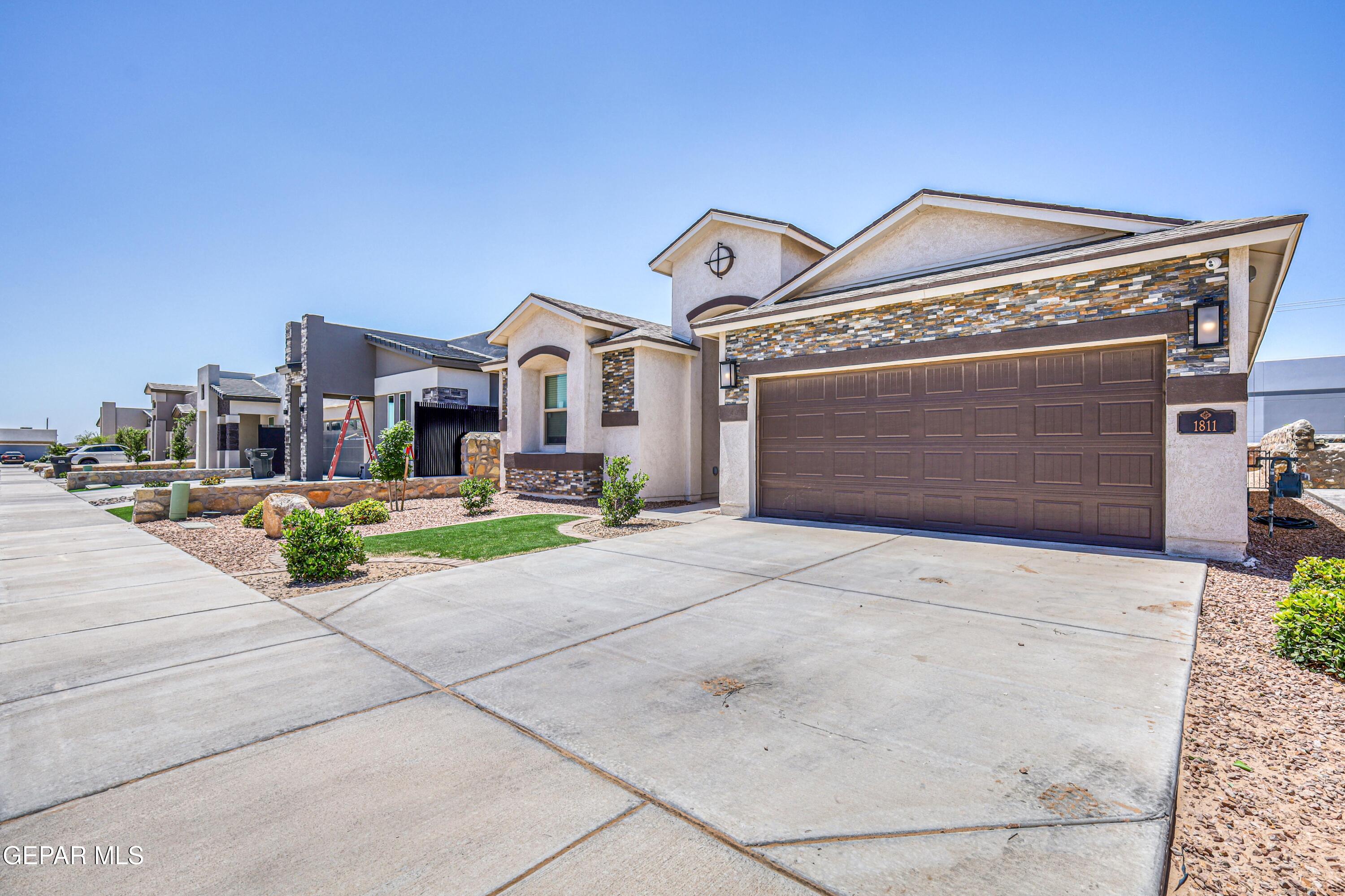 1811 Ritzy Lou Place Property Photo 19