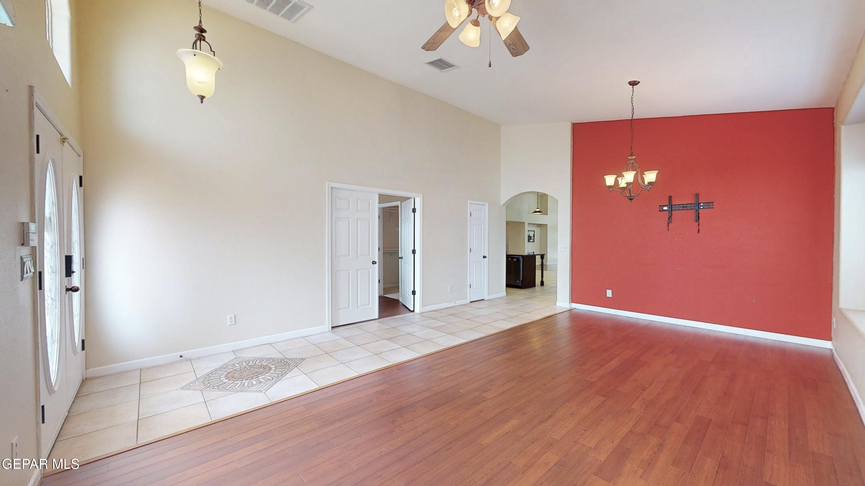 820 La Florida Drive Property Photo 4