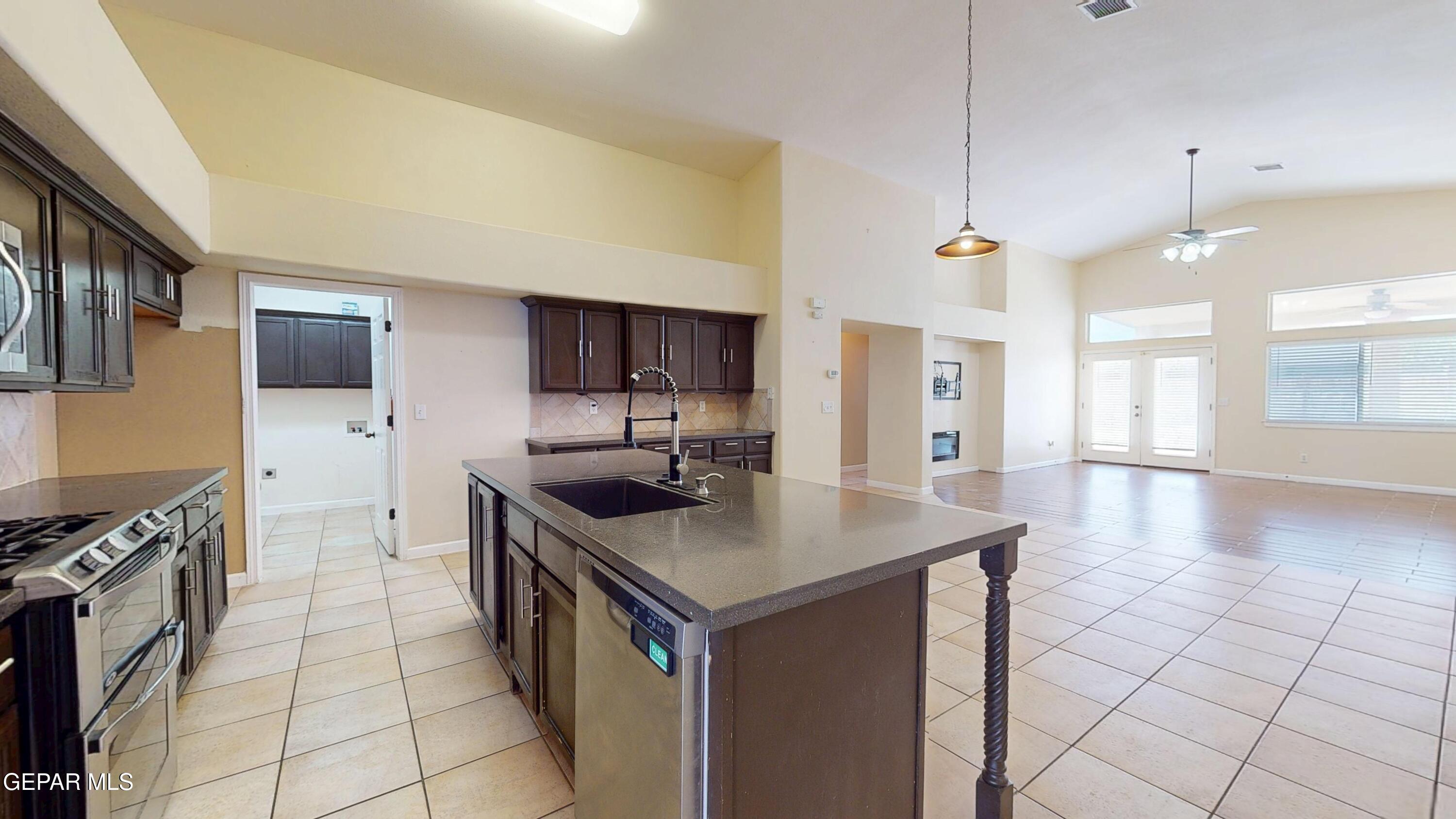 820 La Florida Drive Property Photo 6