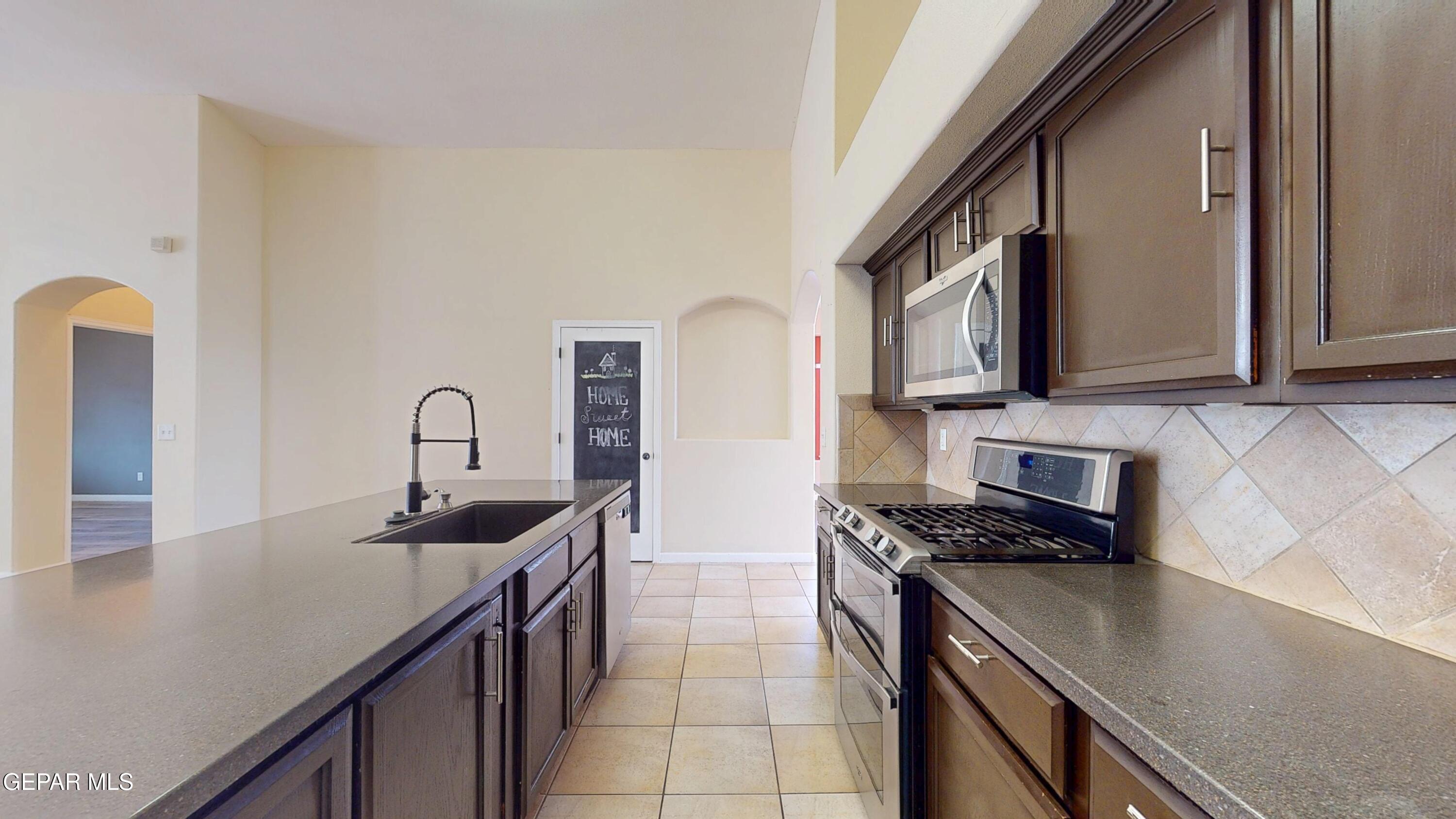 820 La Florida Drive Property Photo 8