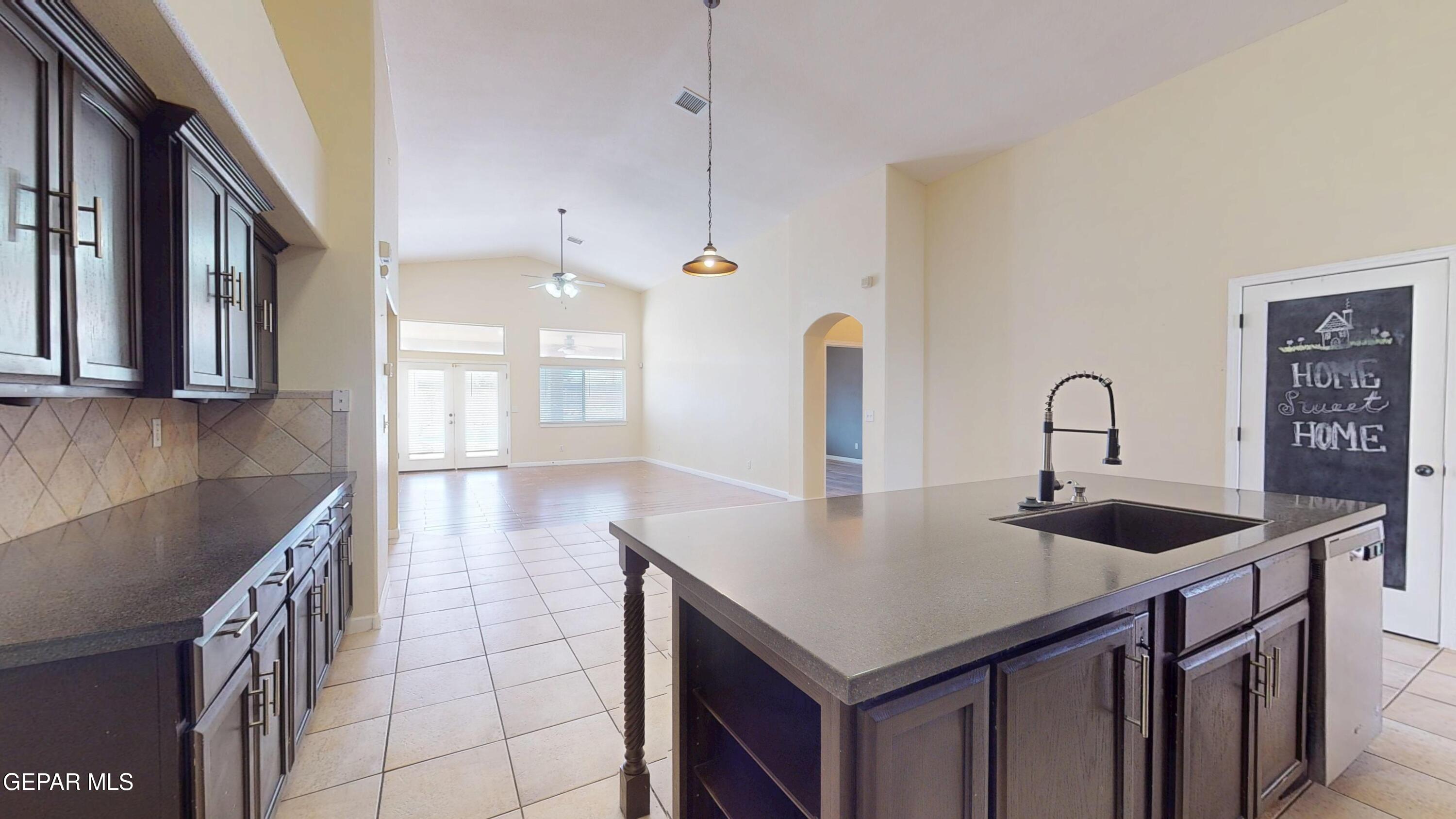 820 La Florida Drive Property Photo 9