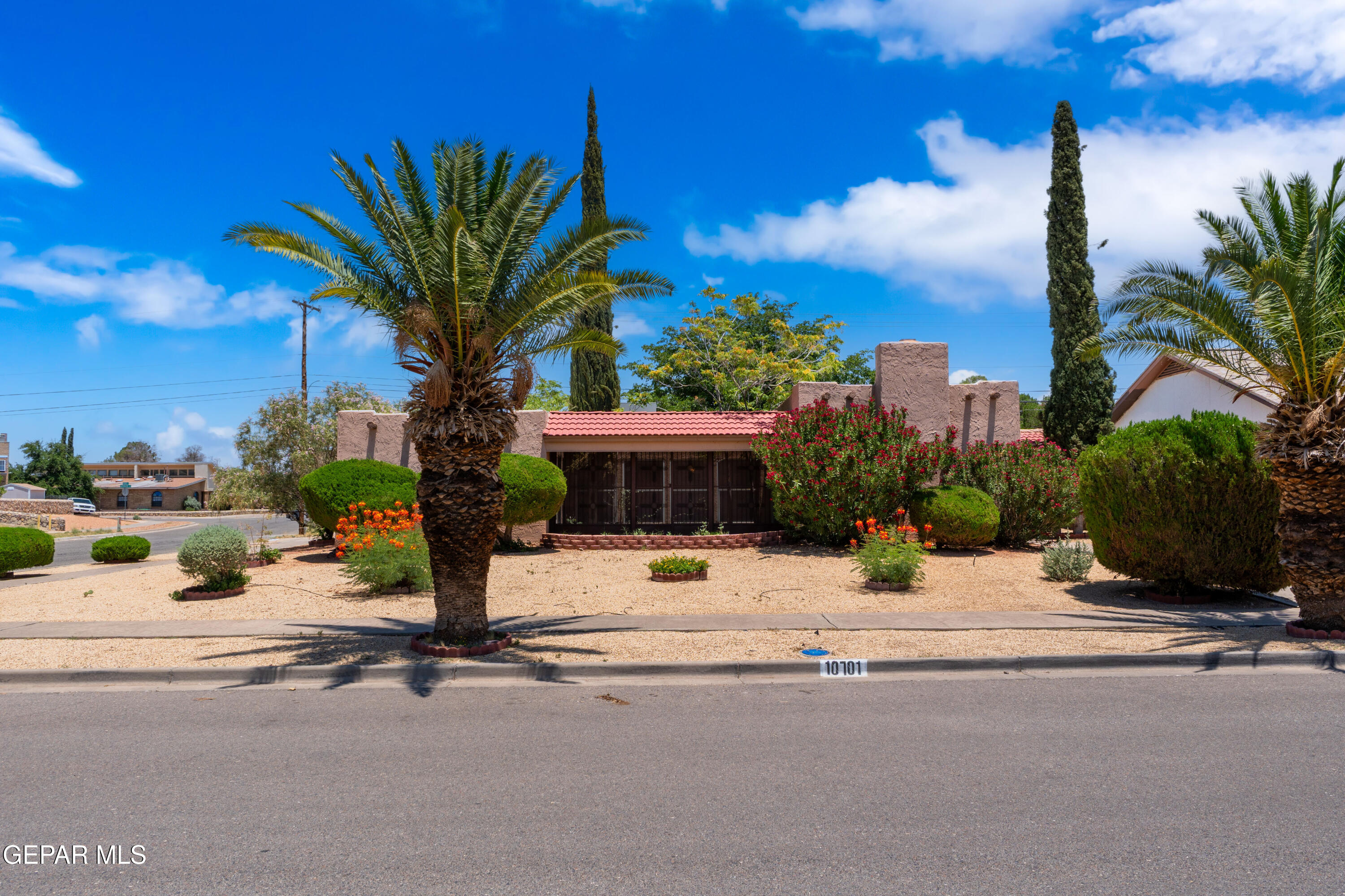10701 Kinross Avenue Property Photo 1