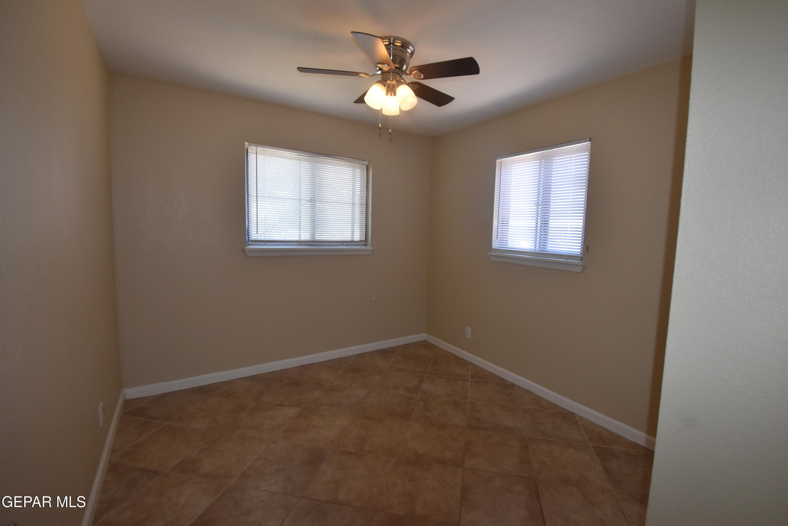 807 Poplar Street Property Photo 6