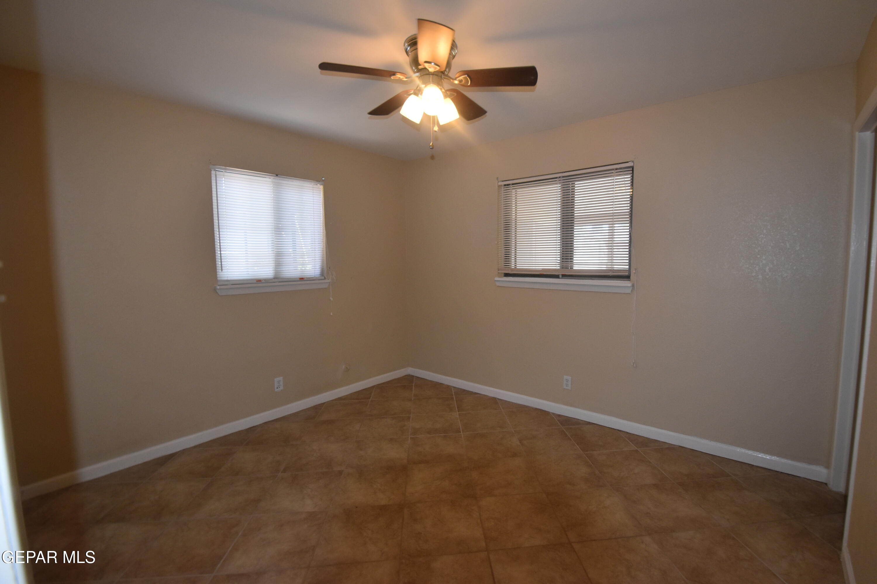 807 Poplar Street Property Photo 7