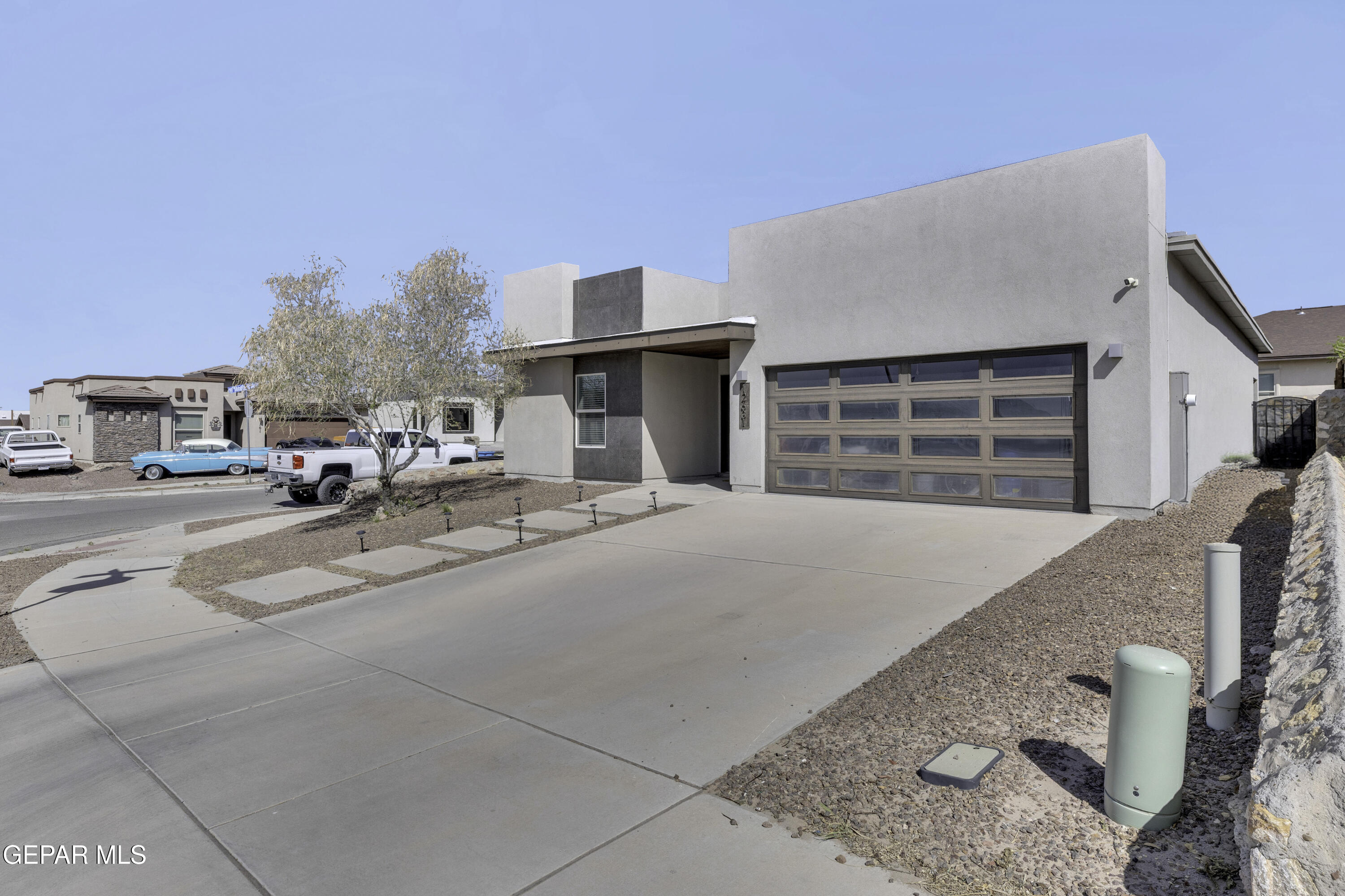 12631 Mark Twain Avenue Property Photo 10