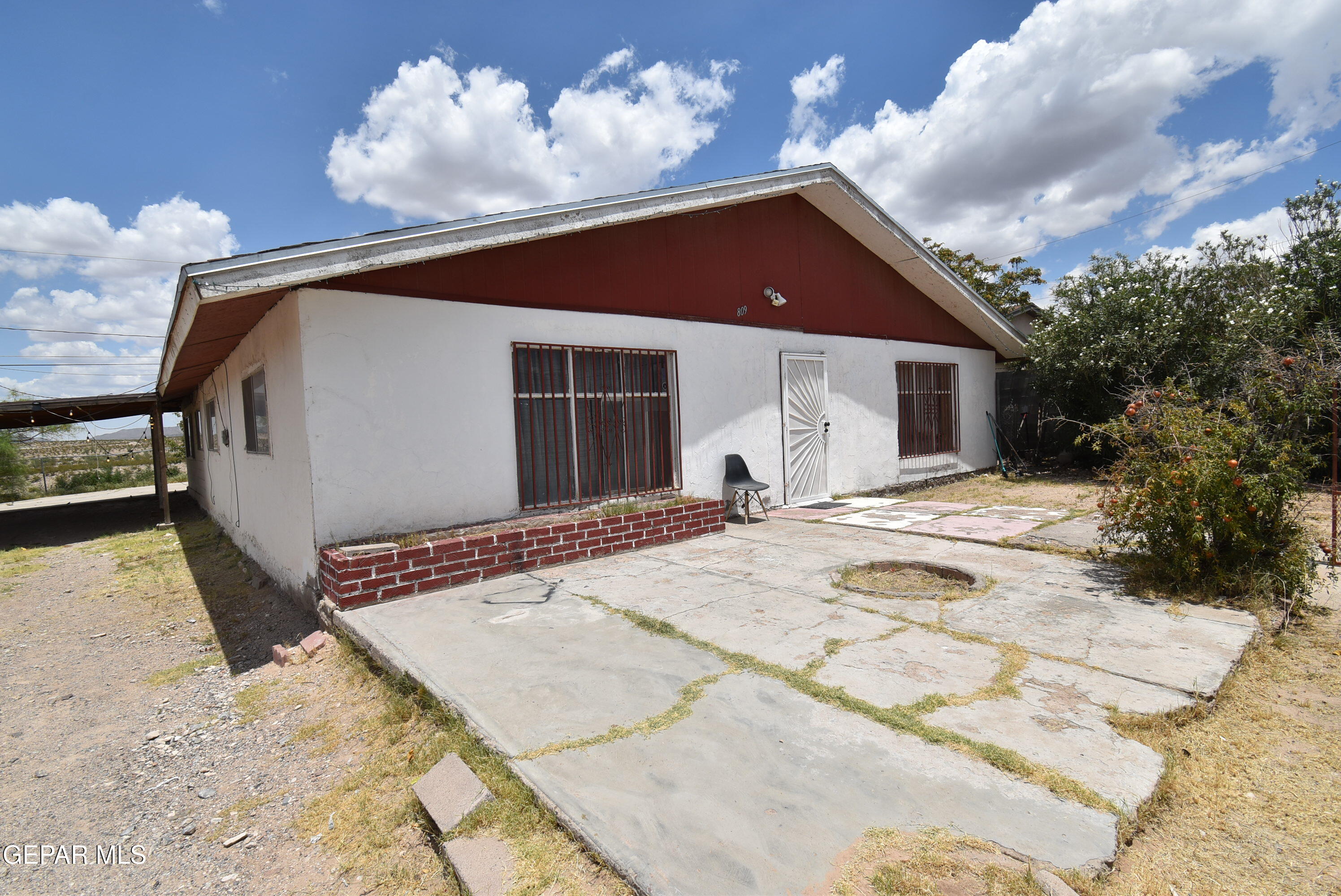809 Coach Road Property Photo 1