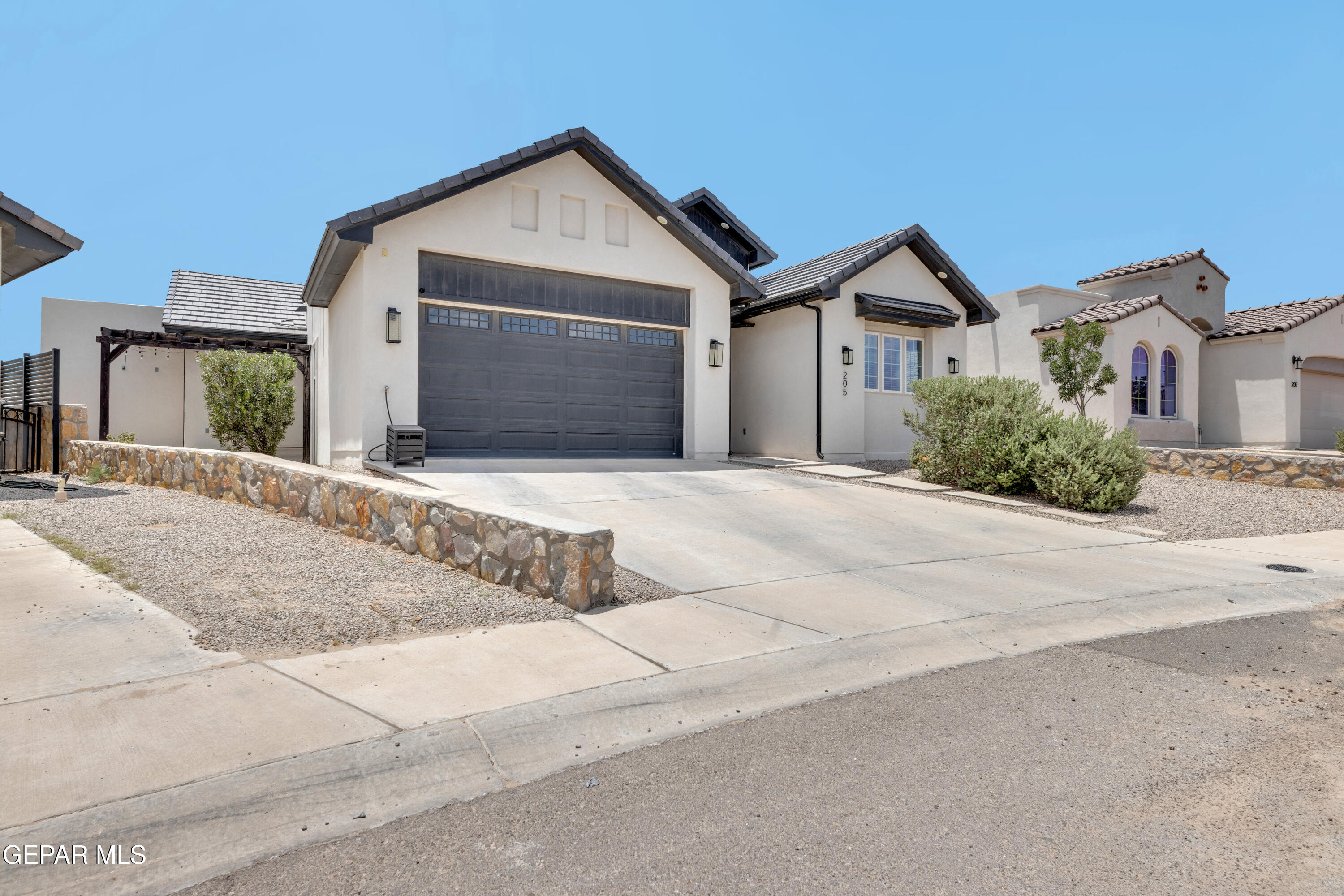 205 Ulshaw Street Property Photo 2