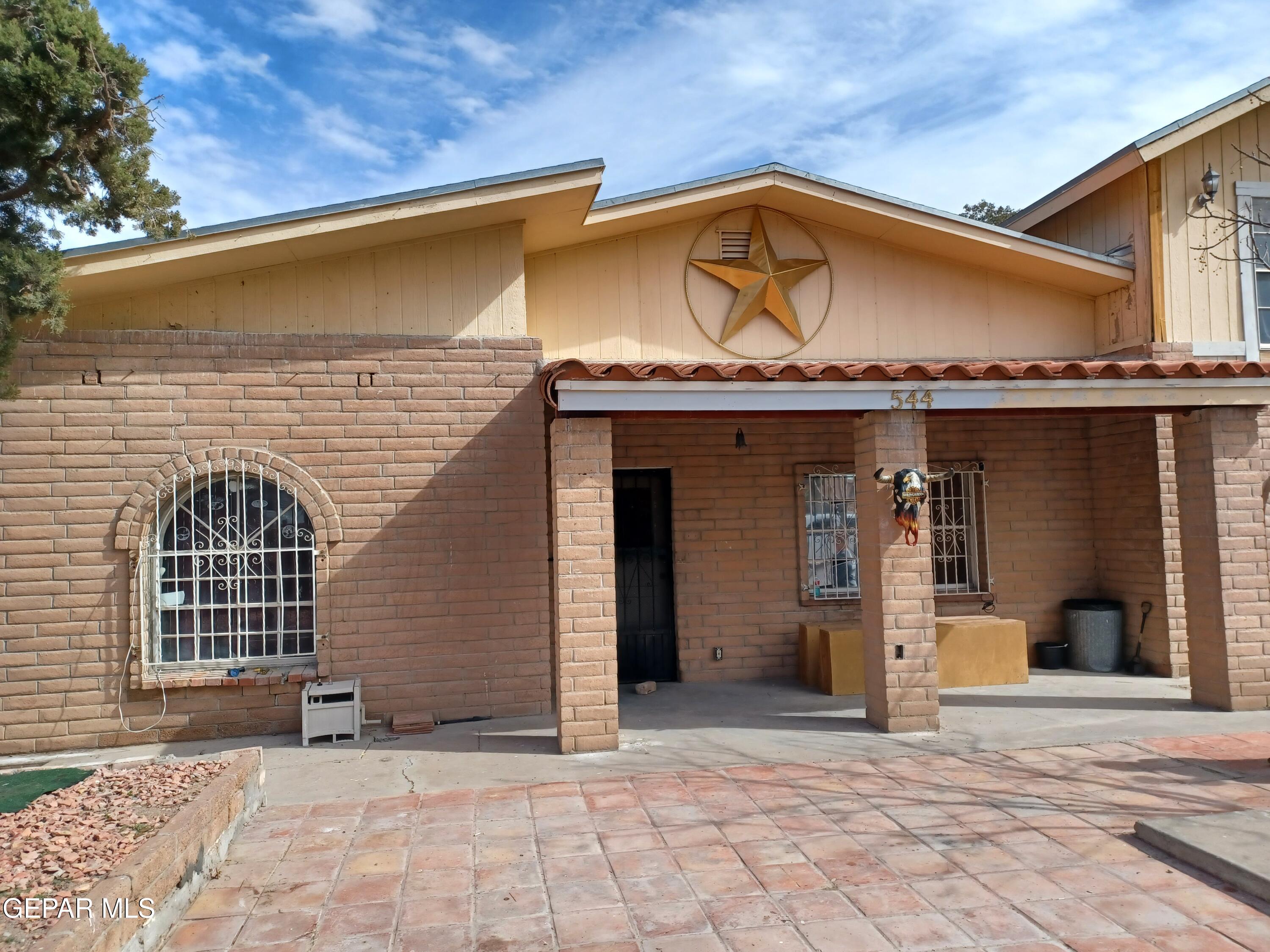 544 Barcelona Drive Property Photo 1