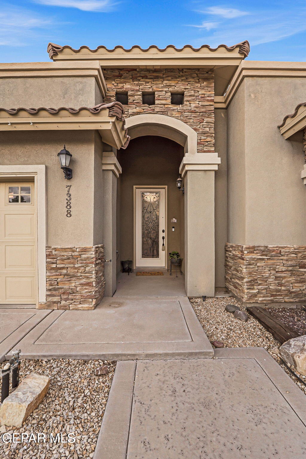 7388 Brays Landing Drive Property Photo 4