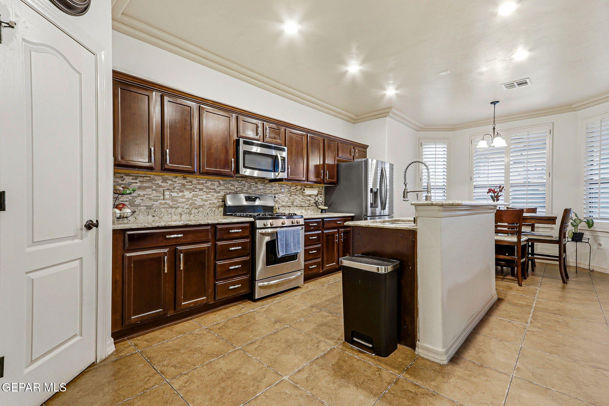 7388 Brays Landing Drive Property Photo 10