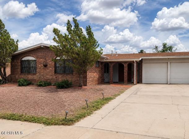 10140 Renfrew Drive Property Photo 1