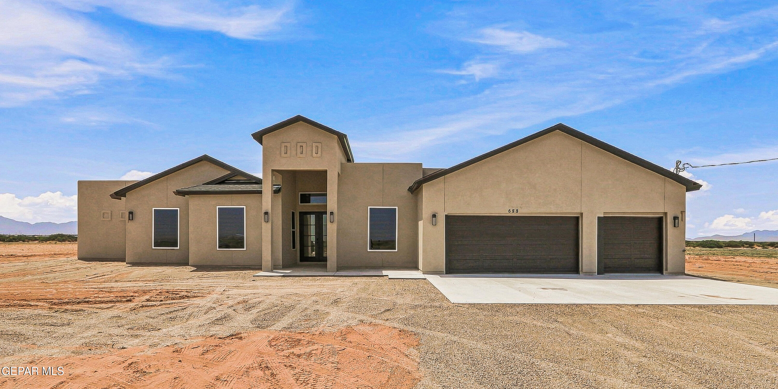 688 Yuma Desert Property Photo 1