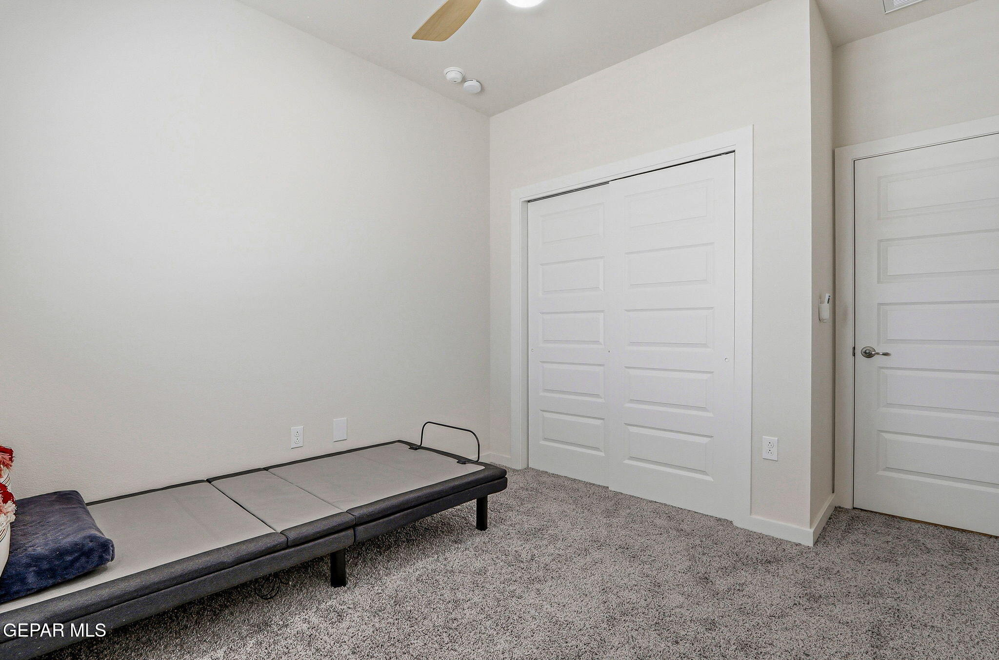 909 Indigo Sky Street Property Photo 6
