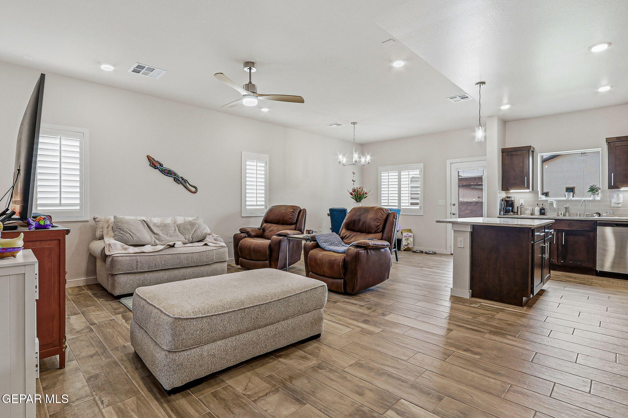 909 Indigo Sky Street Property Photo 16