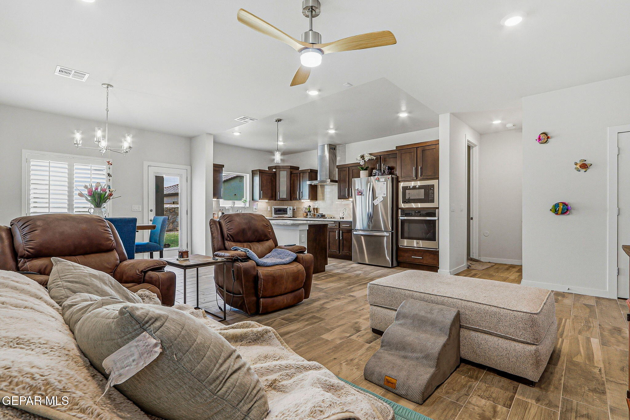 909 Indigo Sky Street Property Photo 18