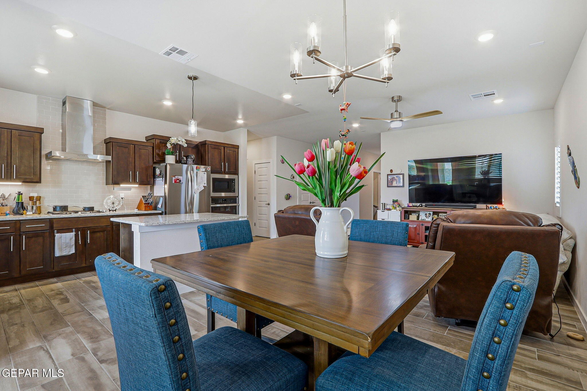 909 Indigo Sky Street Property Photo 19