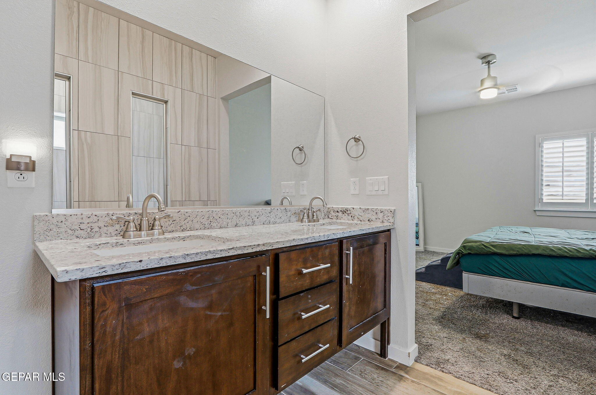909 Indigo Sky Street Property Photo 32