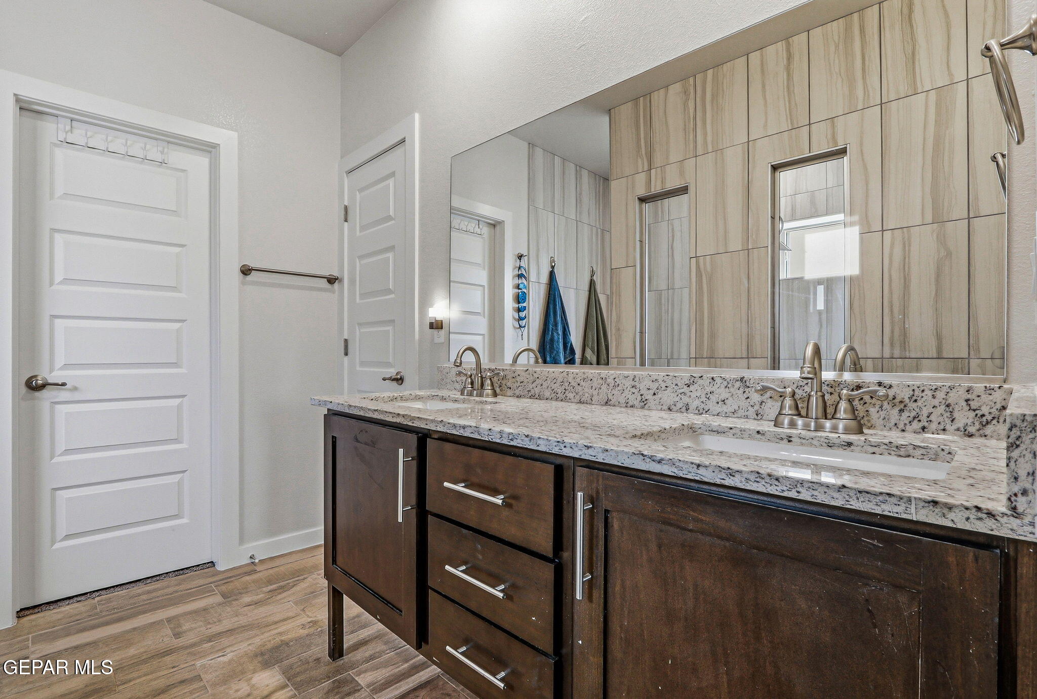 909 Indigo Sky Street Property Photo 33
