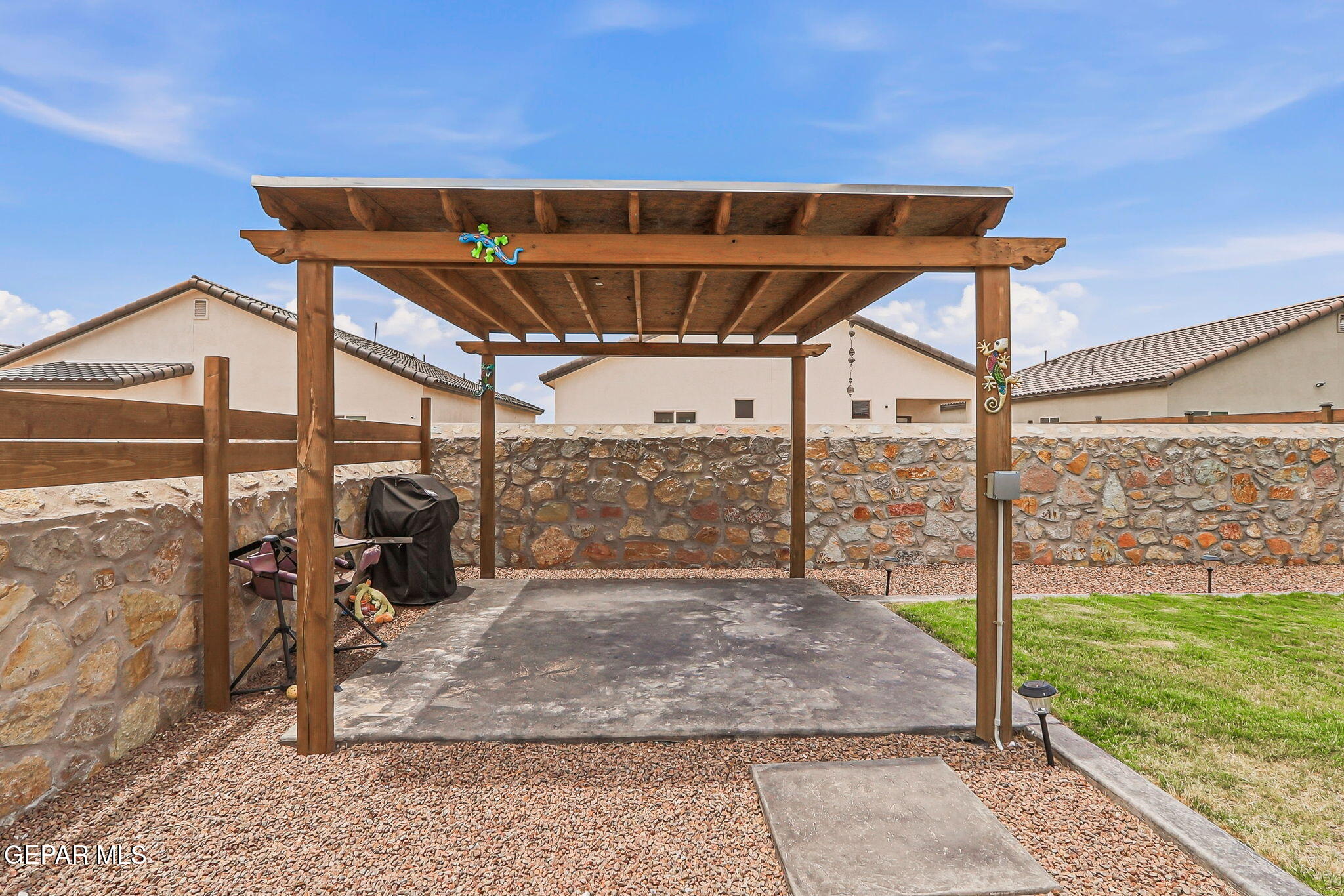 909 Indigo Sky Street Property Photo 41