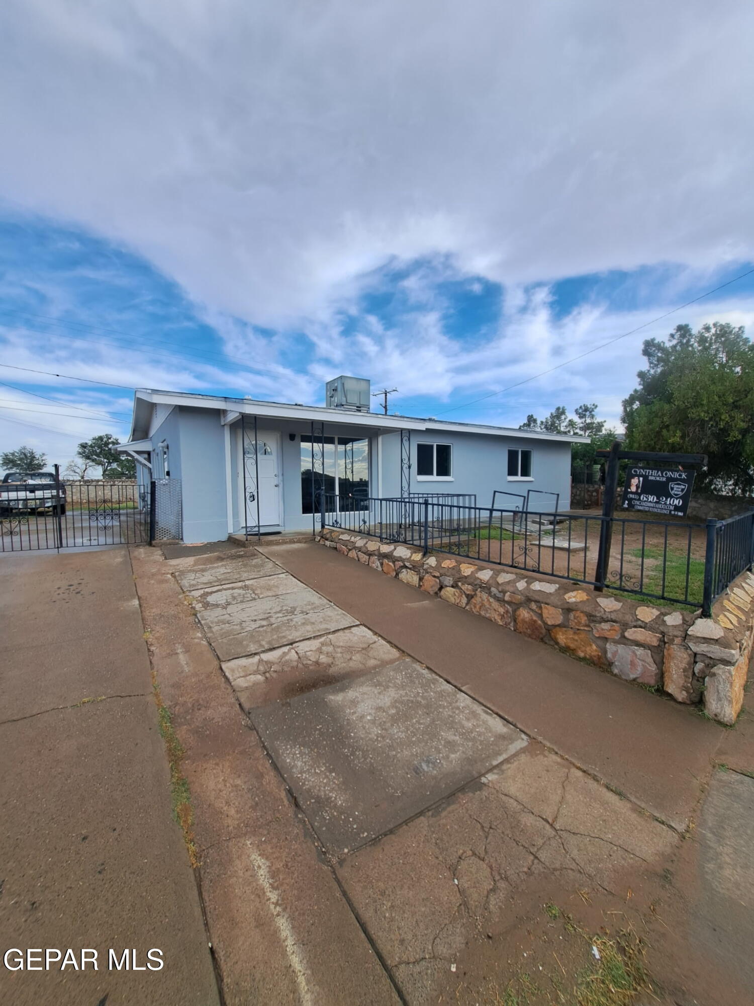424 Pecos Street Property Photo 1