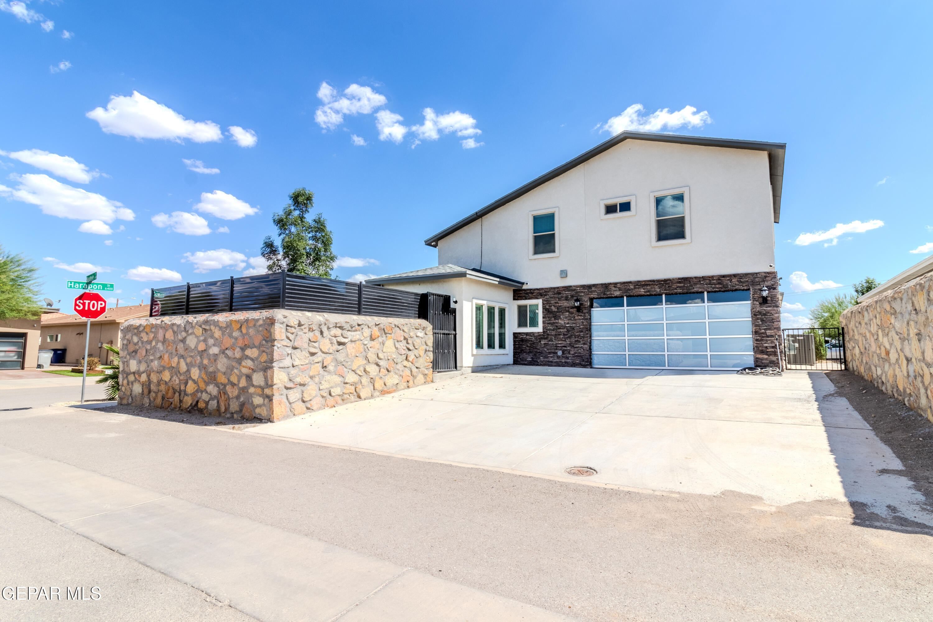 1077 Speranza Court Property Photo 1