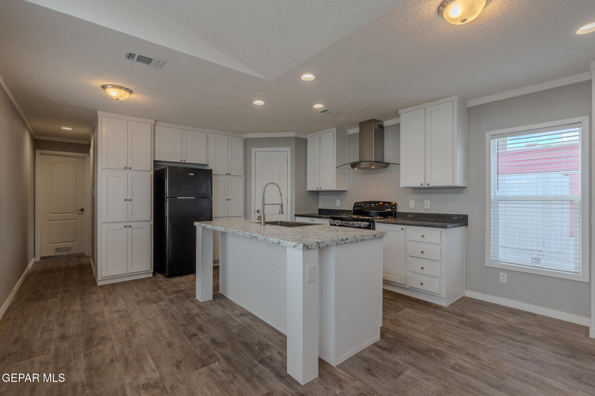 824 Kelwood Street #4 Property Photo 6