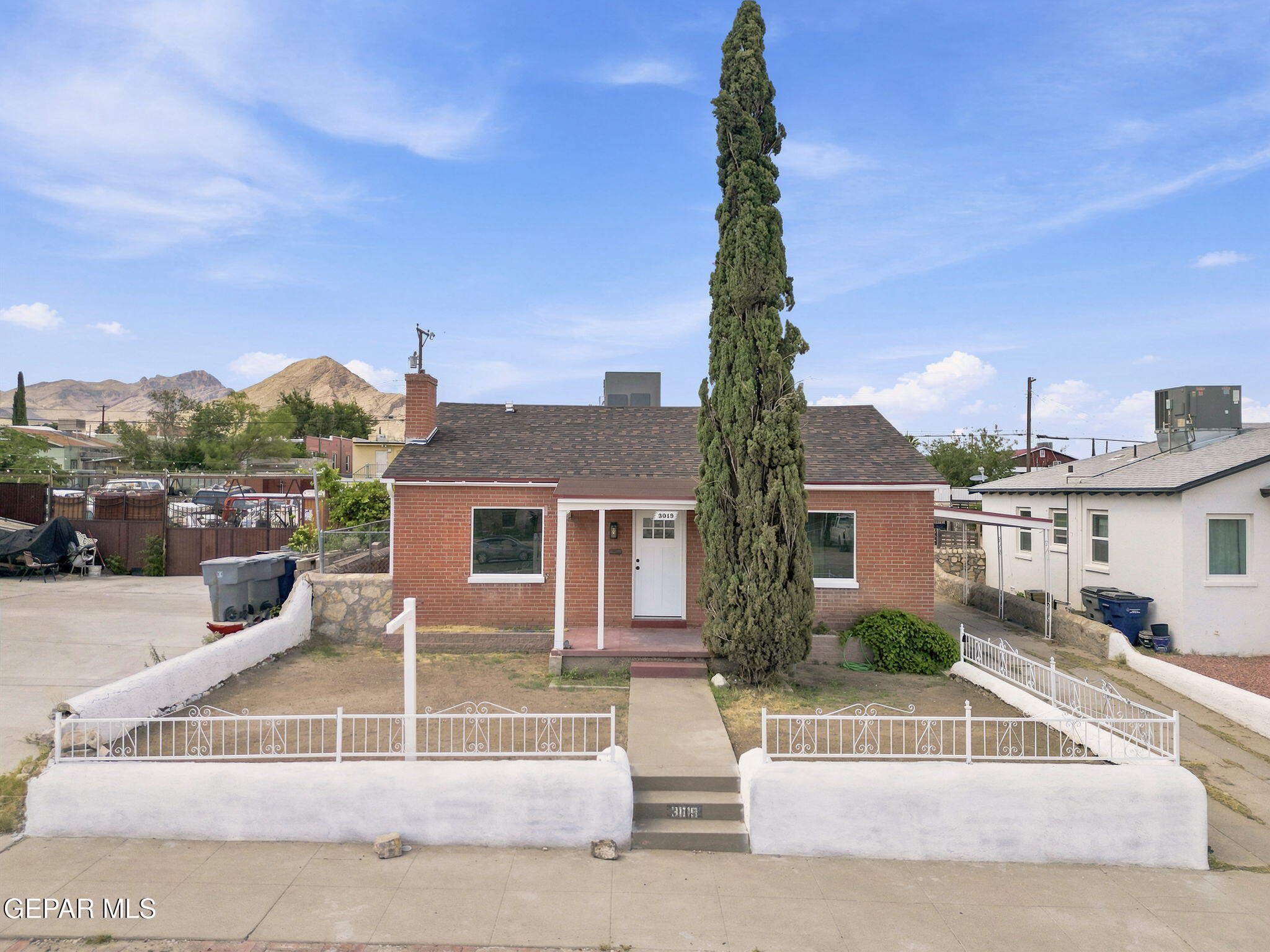 3019 Fort Boulevard Property Photo 2
