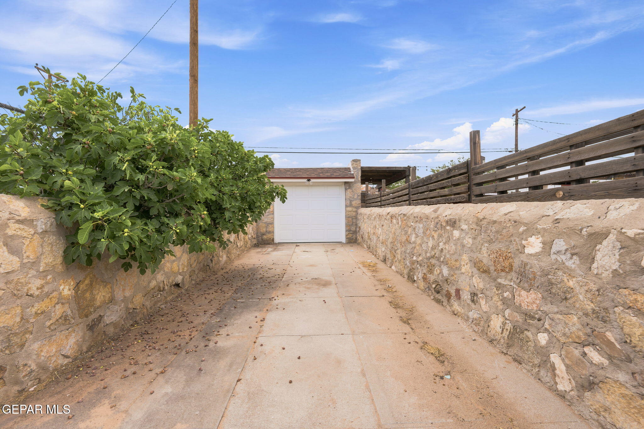 3019 Fort Boulevard Property Photo 5