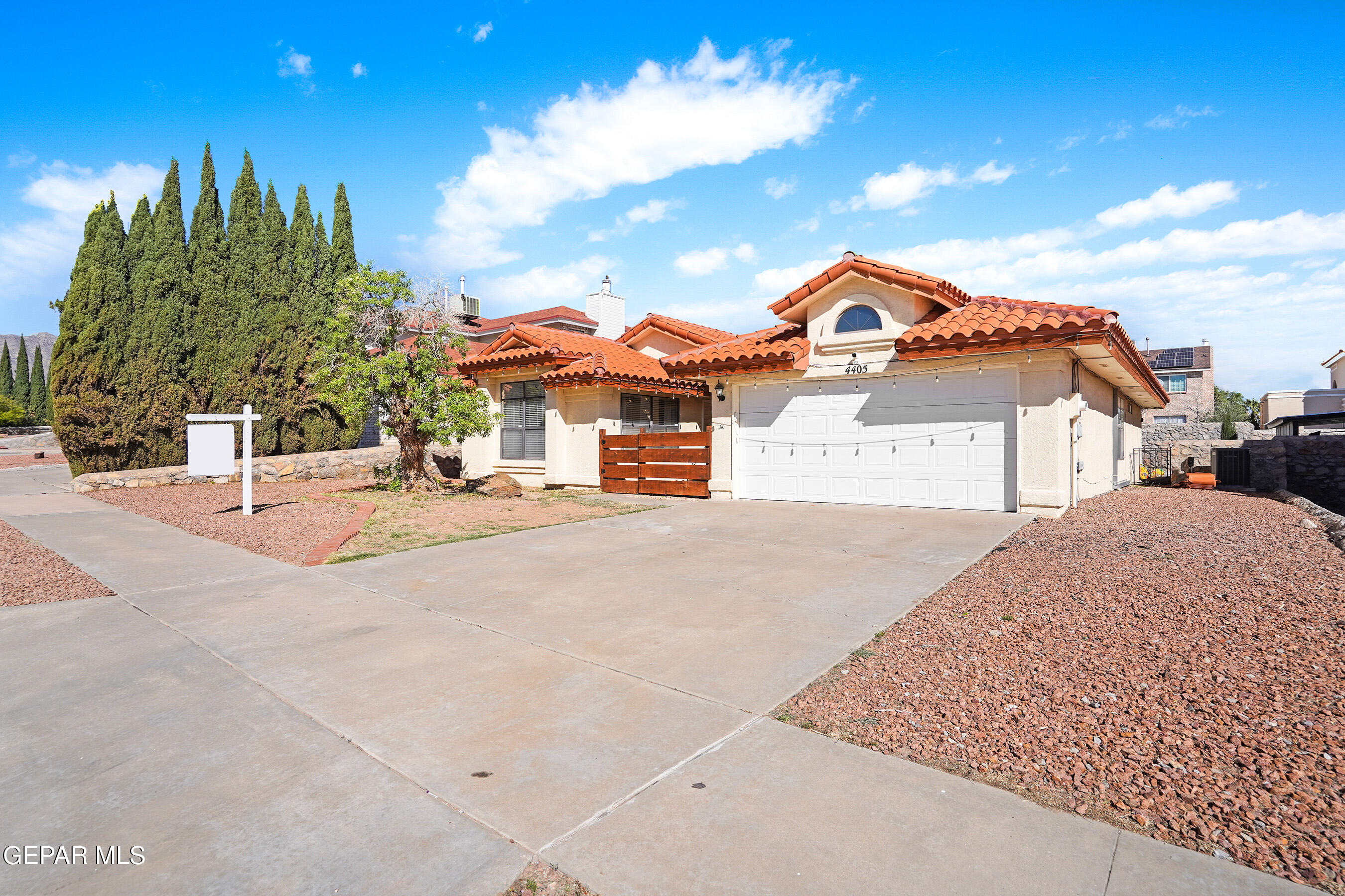 4405 Loma Hermosa Drive Property Photo 1