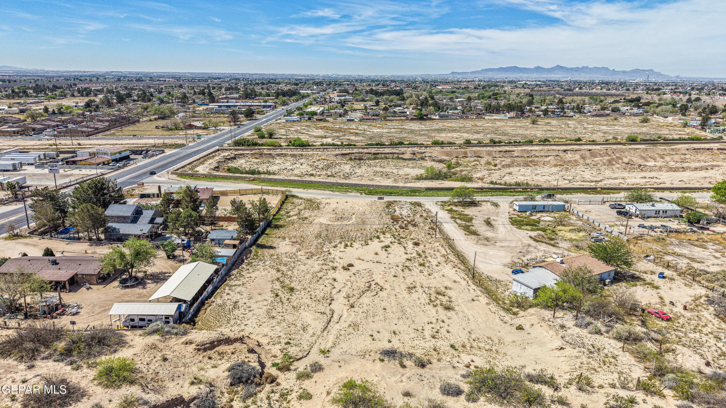 10883 Thunder Road Property Photo 4