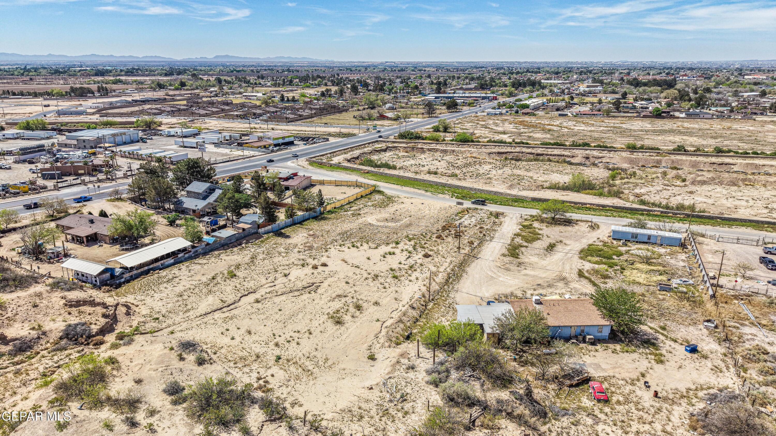 10883 Thunder Road Property Photo 5