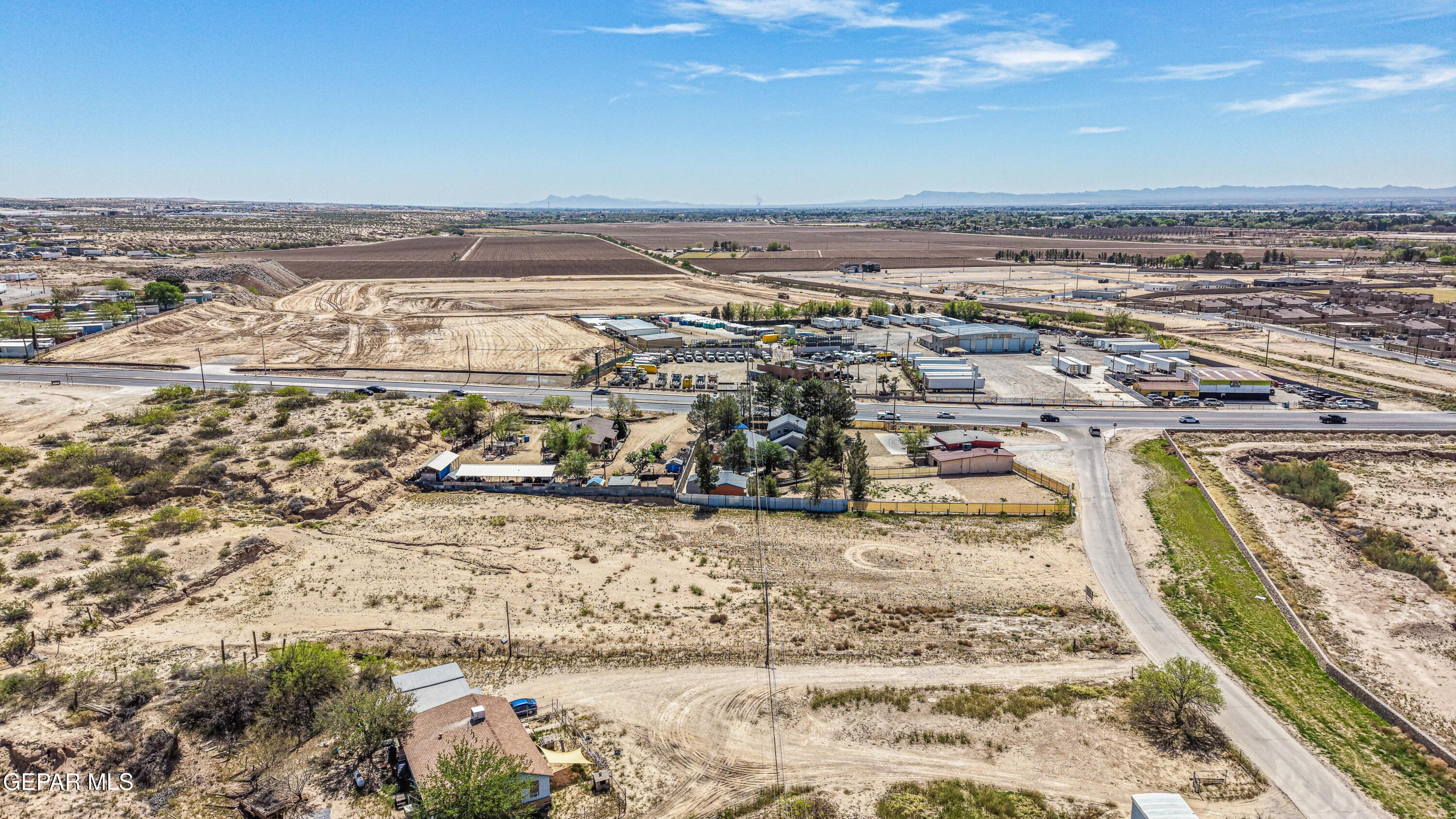 10883 Thunder Road Property Photo 6