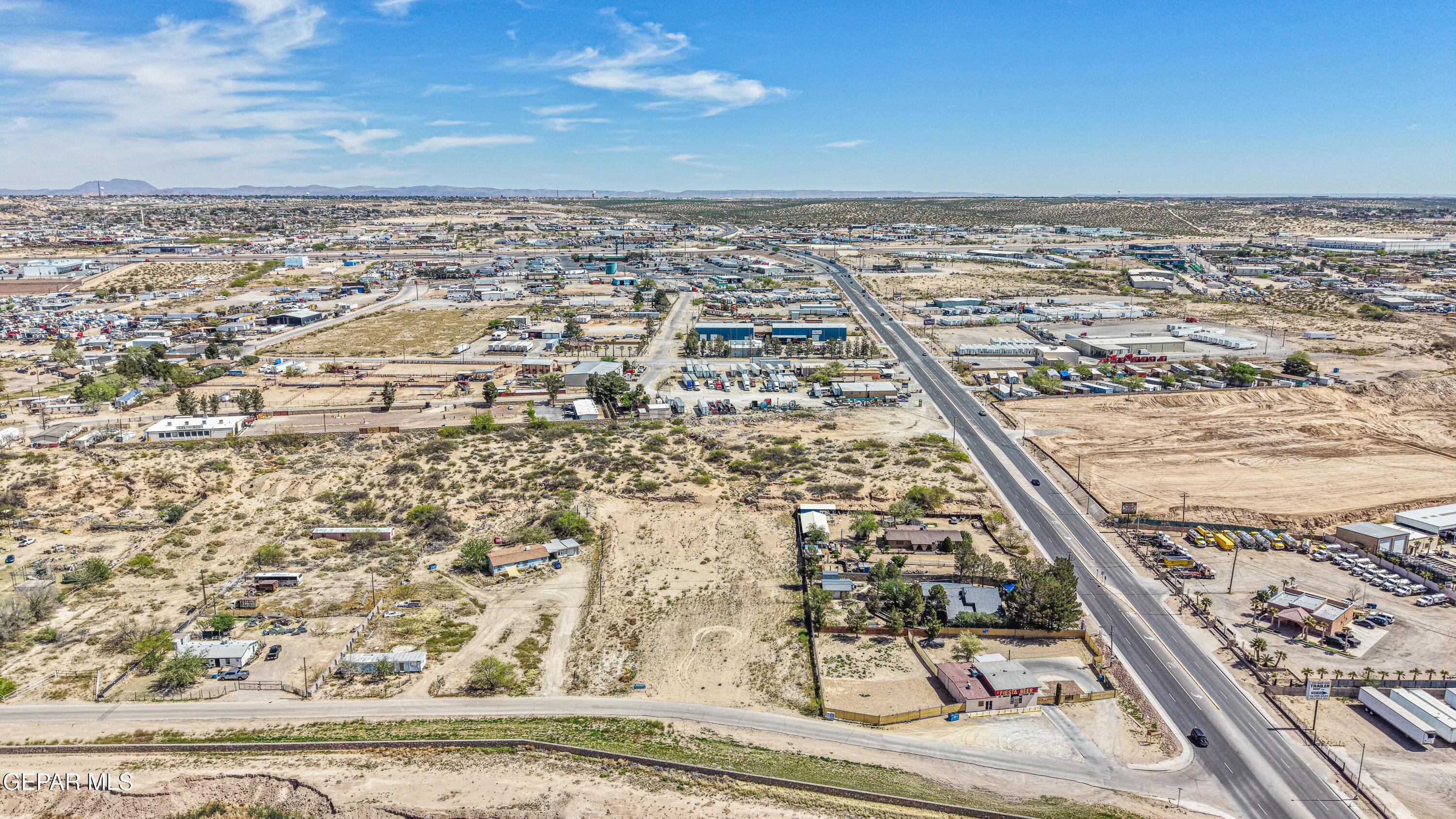 10883 Thunder Road Property Photo 8