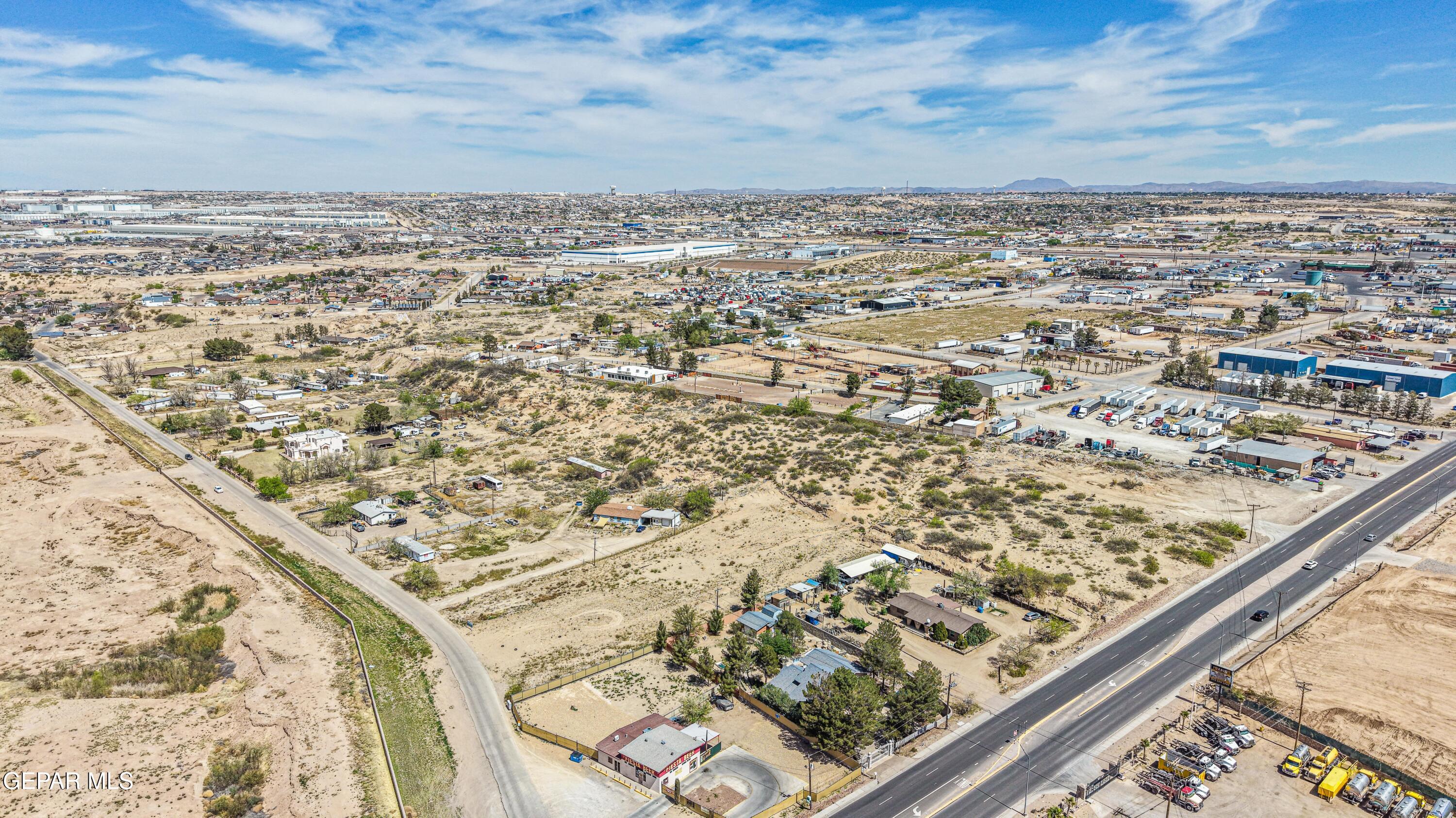 10883 Thunder Road Property Photo 9