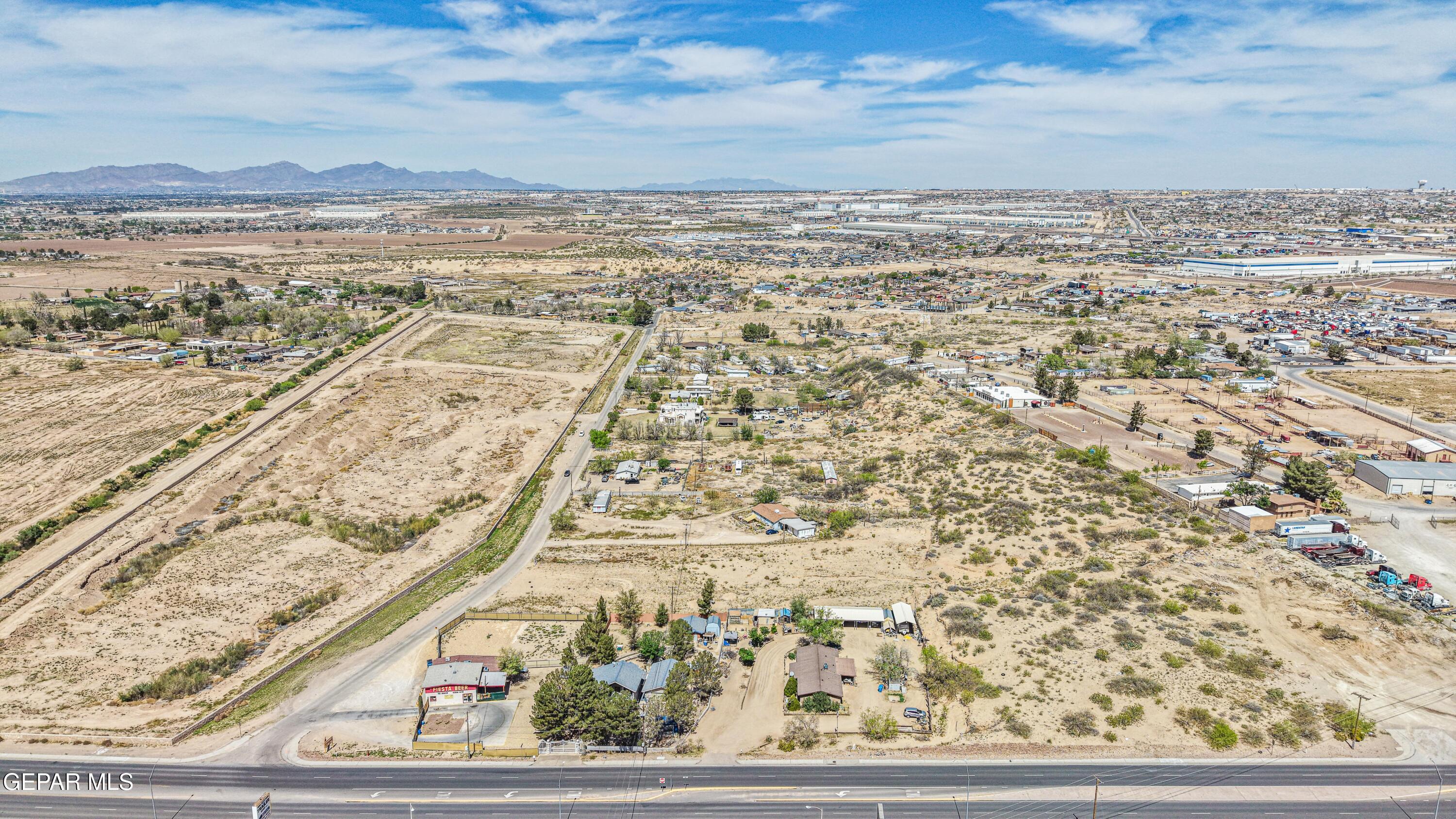 10883 Thunder Road Property Photo 10