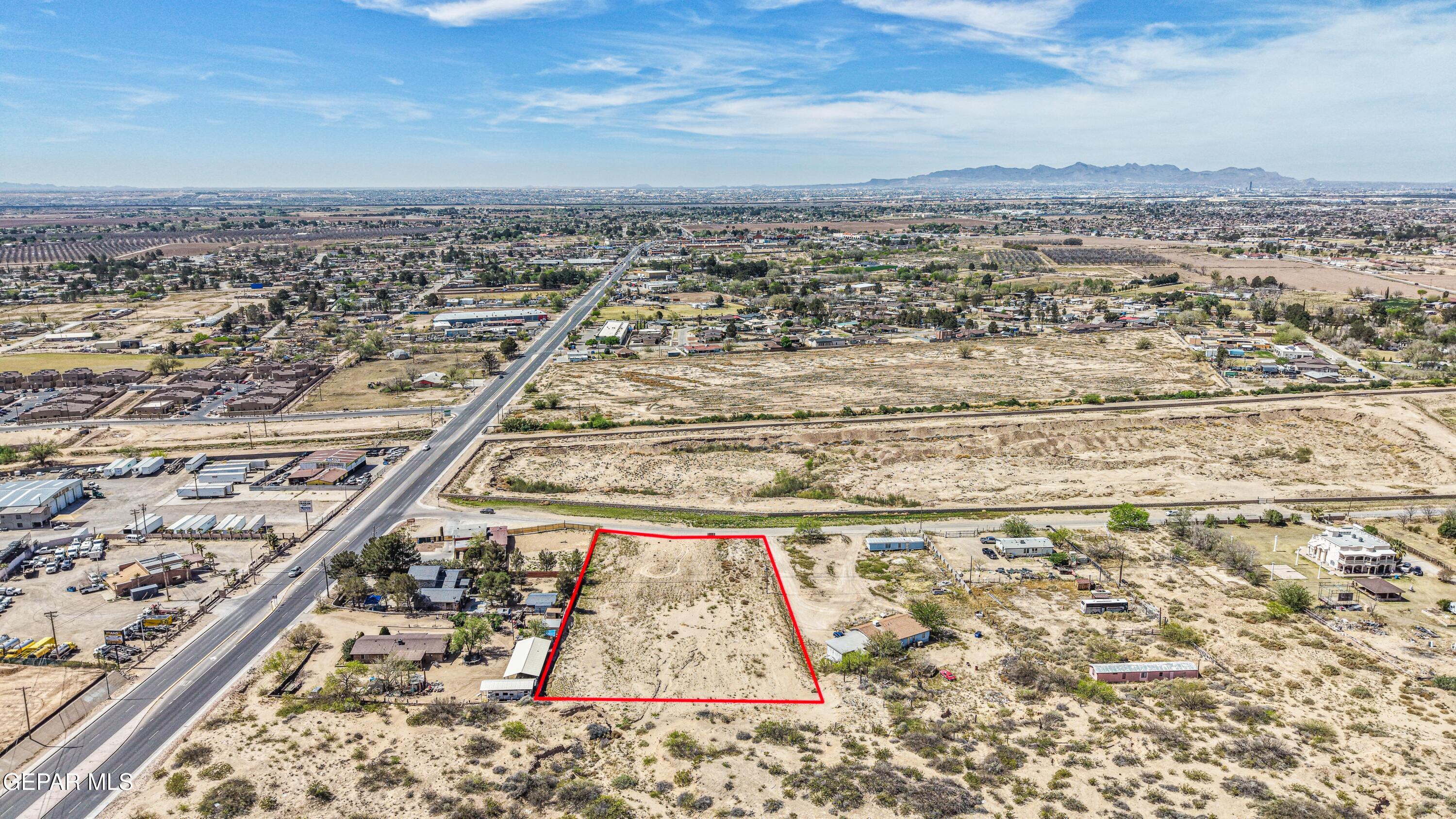 10883 Thunder Road Property Photo 14